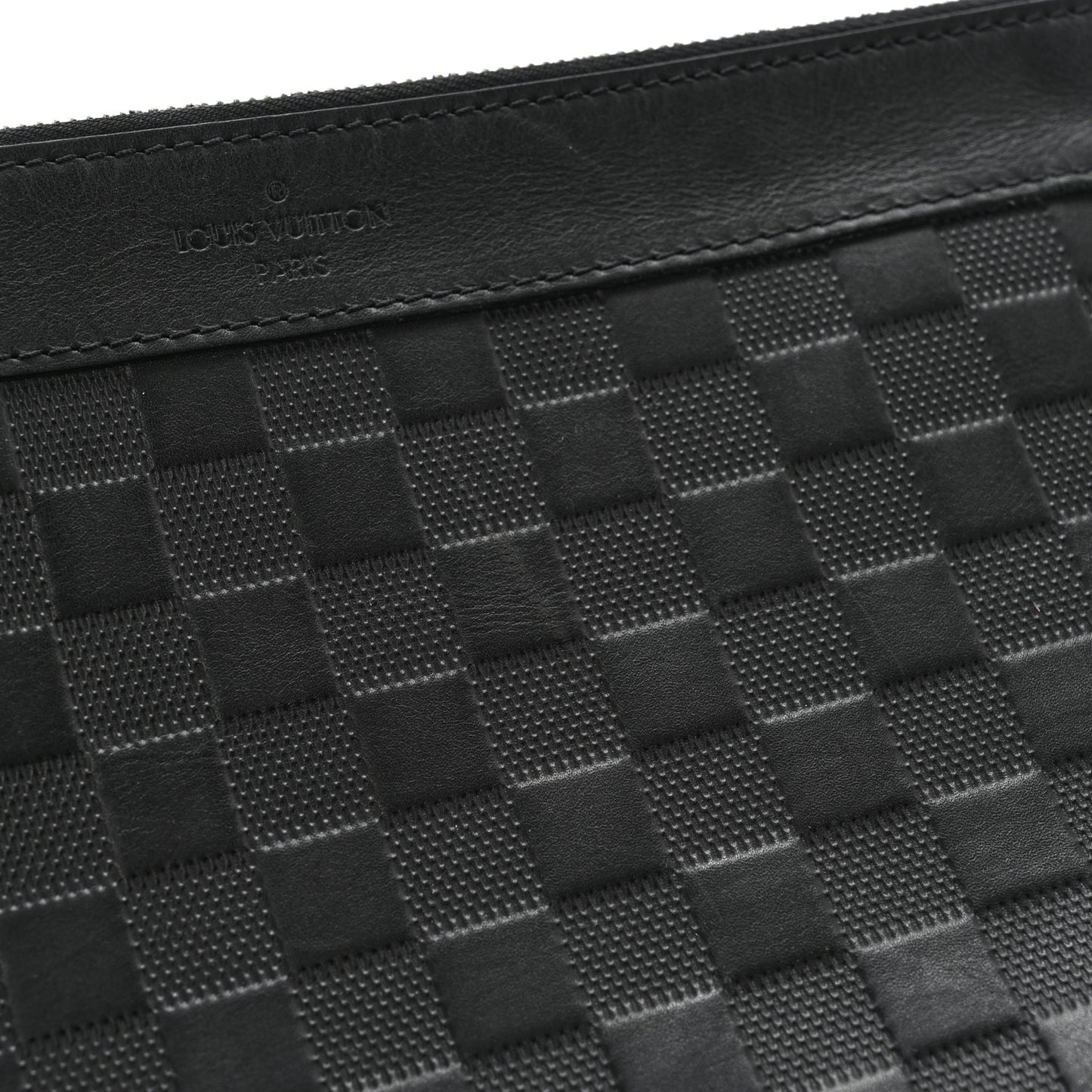 Damier Infini Discovery Pochette GM Onyx