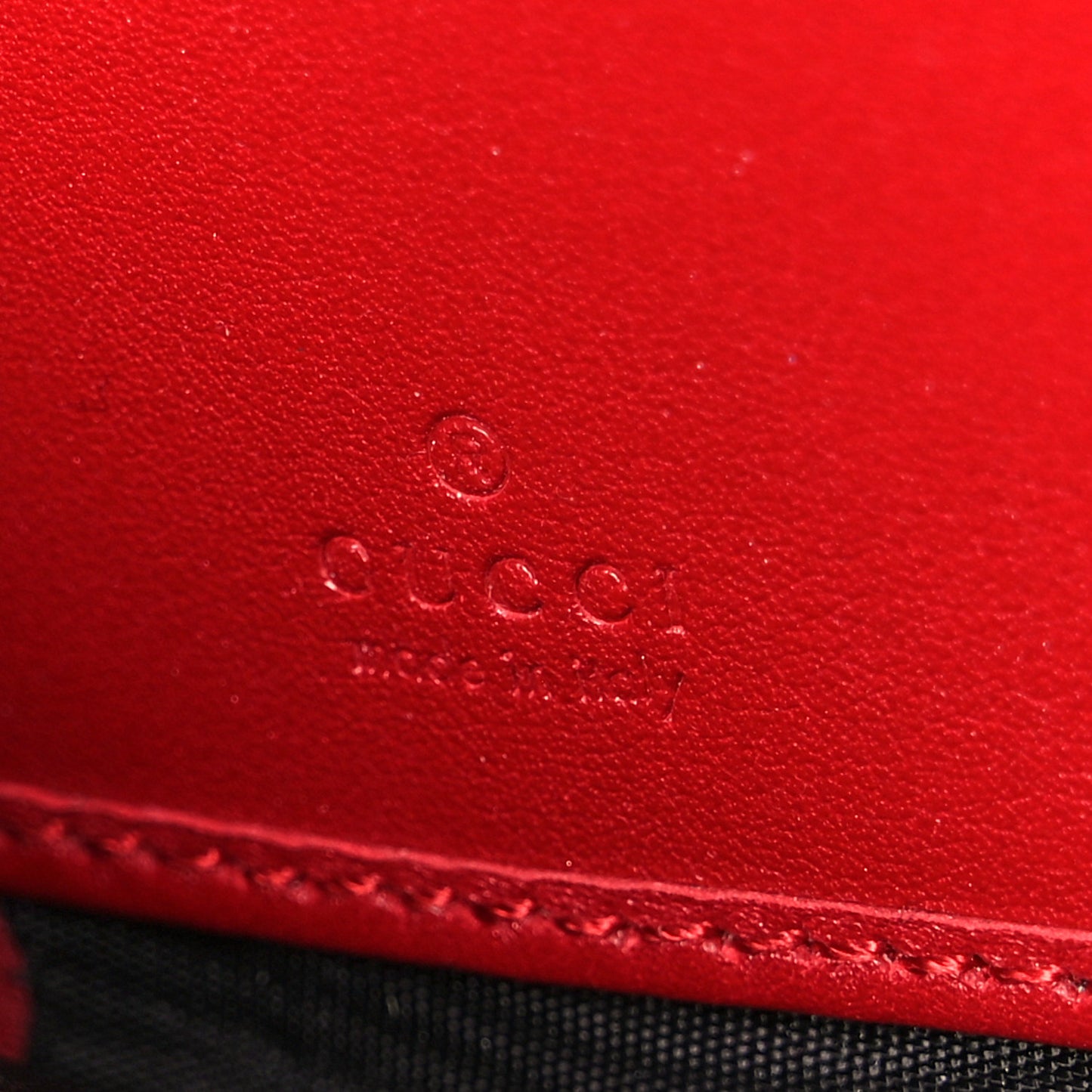 Calfskin Matelasse GG Marmont Zip Around Wallet Hibiscus Red