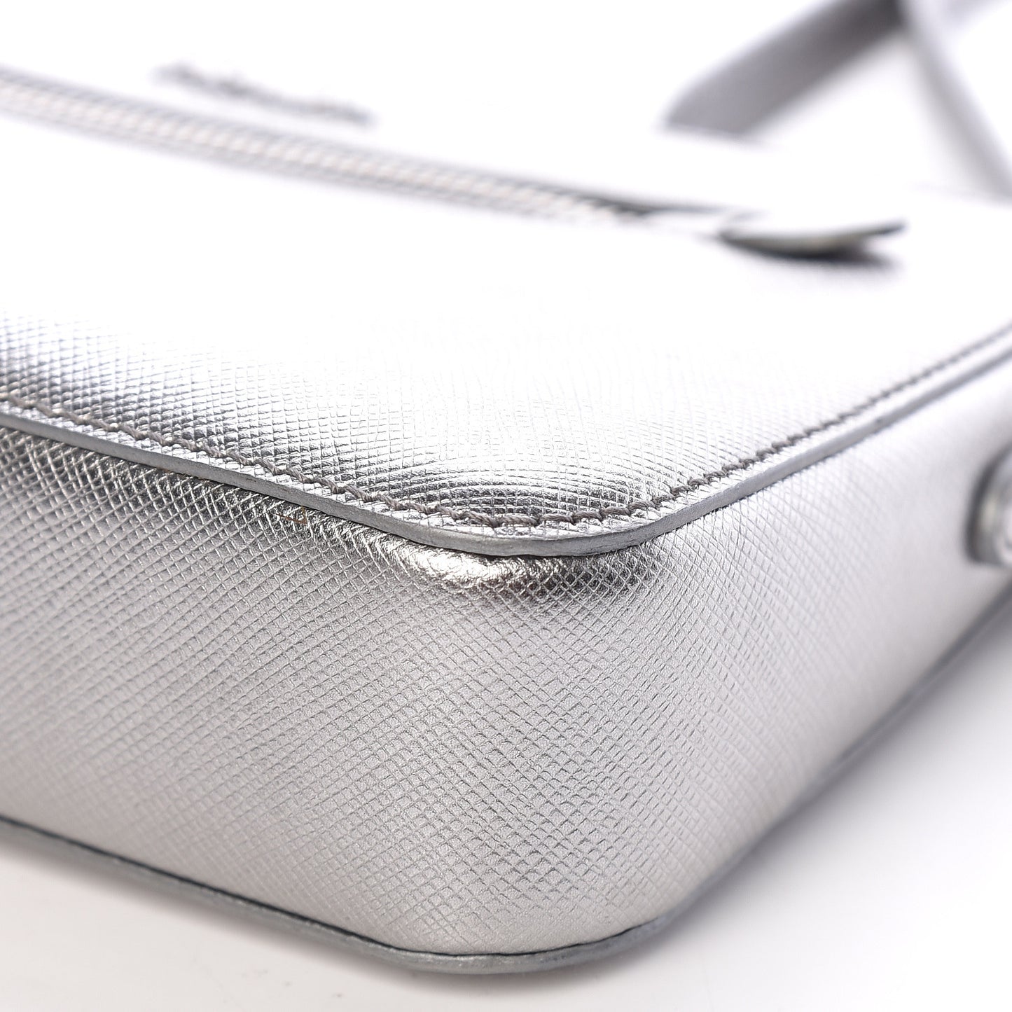 Metallic Saffiano Lux Crossbody Bag Cromo