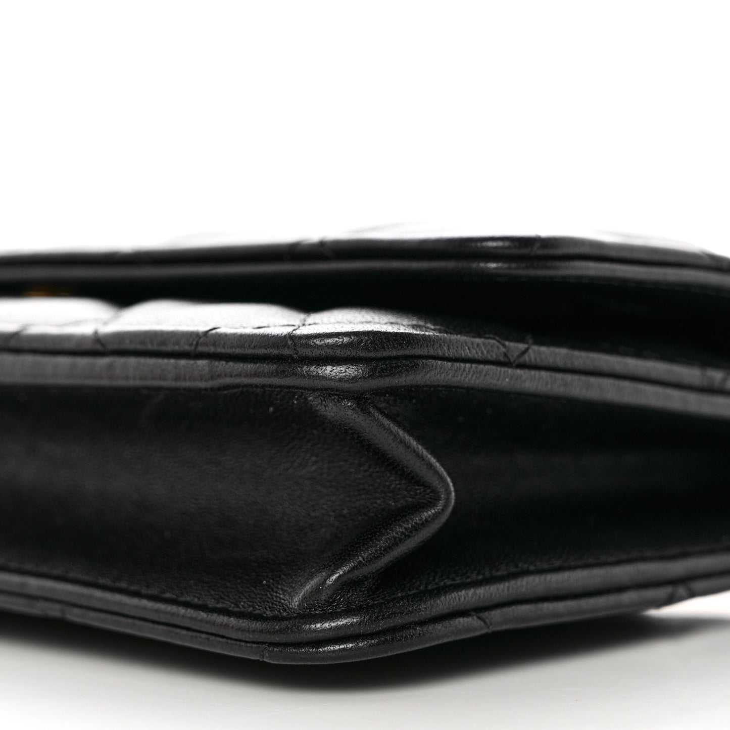 Lambskin Quilted Wallet On Chain WOC Black