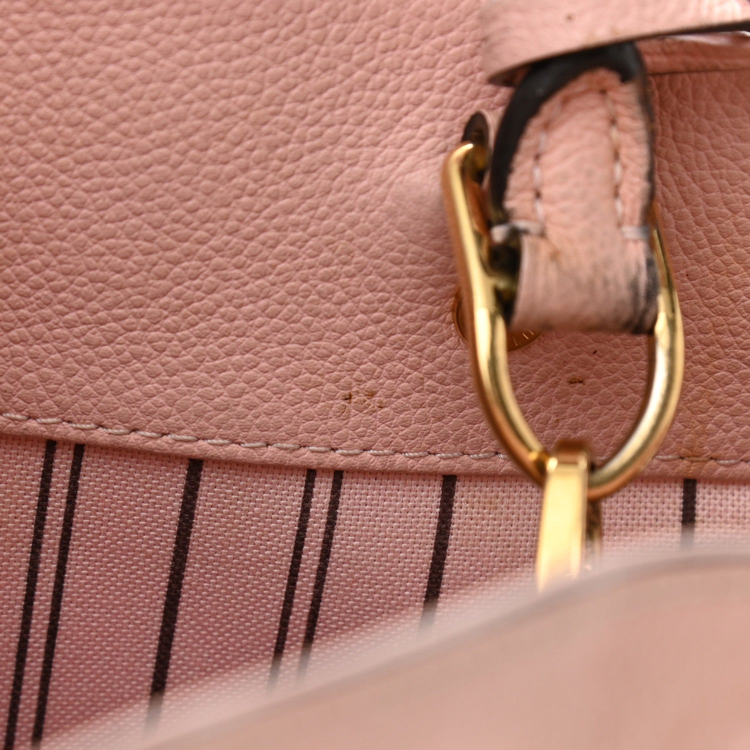 Louis Vuitton Empreinte Montaigne MM Rose Poudre 16 of 18