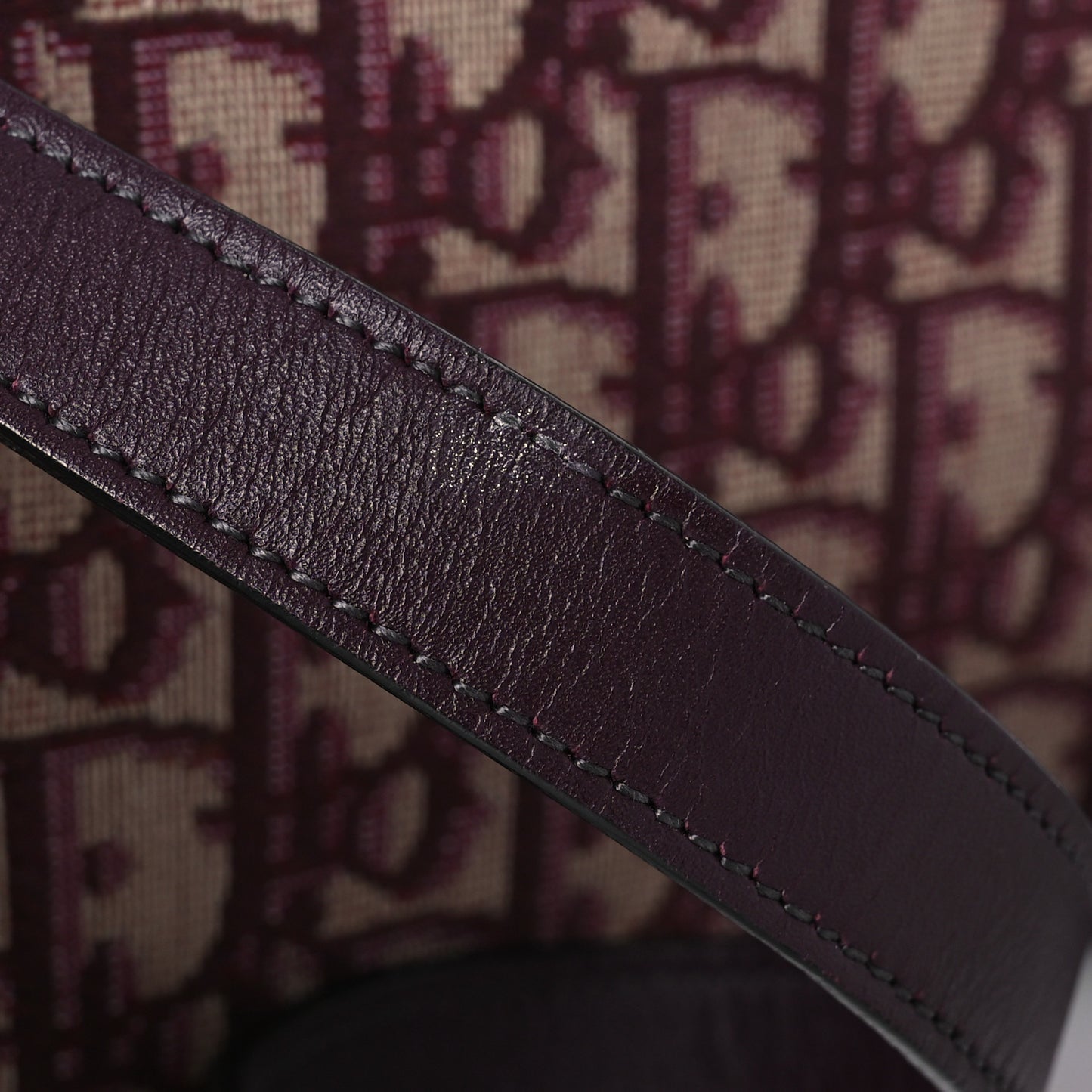 Oblique 30 Montaigne Flap Bag Burgundy