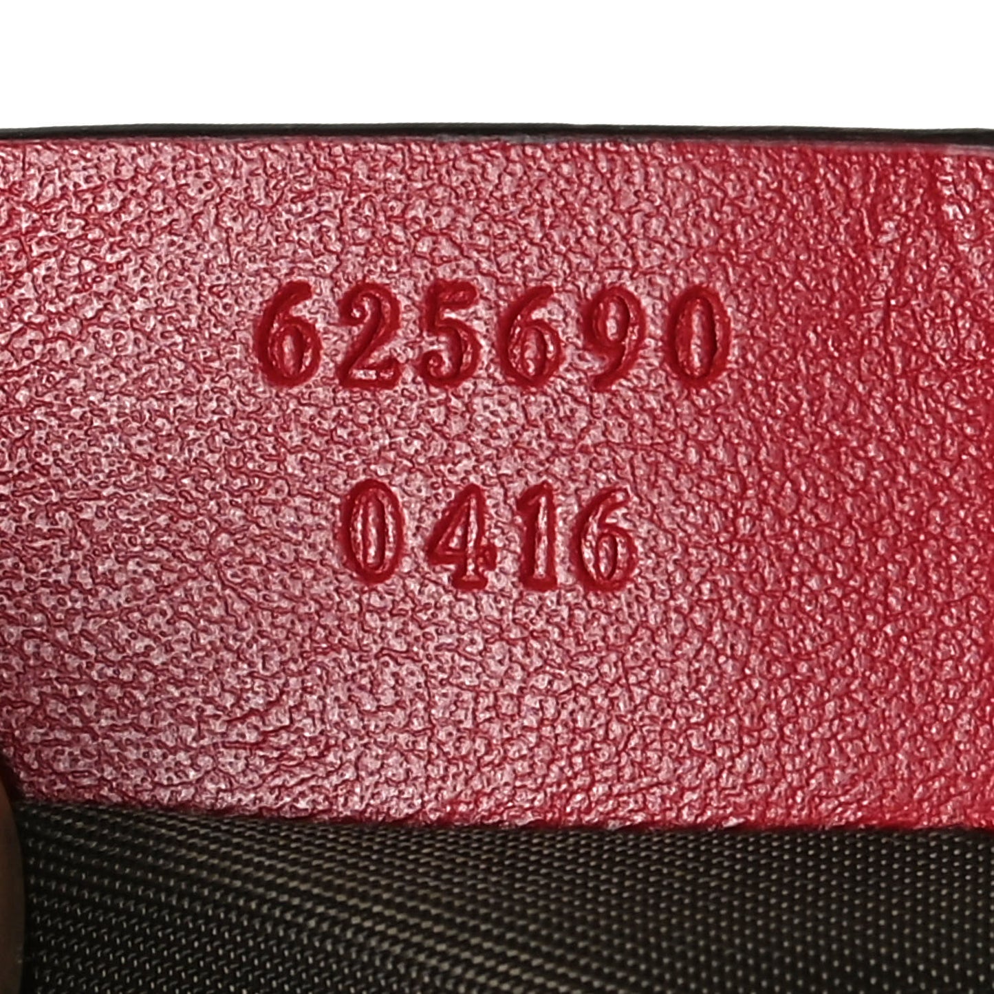 Calfskin Matelasse Large GG Marmont Pouch Cosmetic Case Hibiscus Red