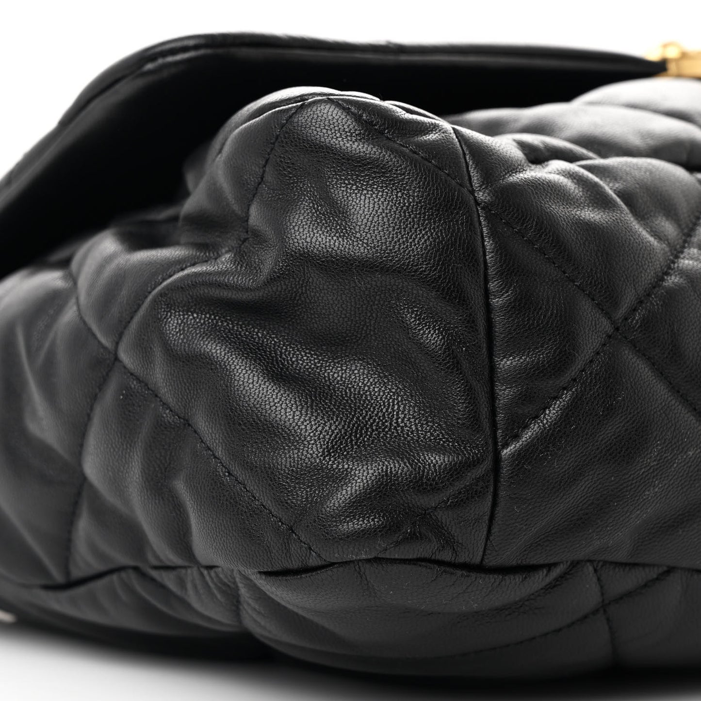 Lambskin Quilted Maxi Chanel 19 Flap Black