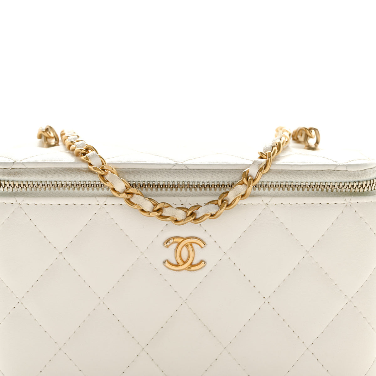 Lambskin Quilted Pearl Crush Small Vanity Case With Chain White