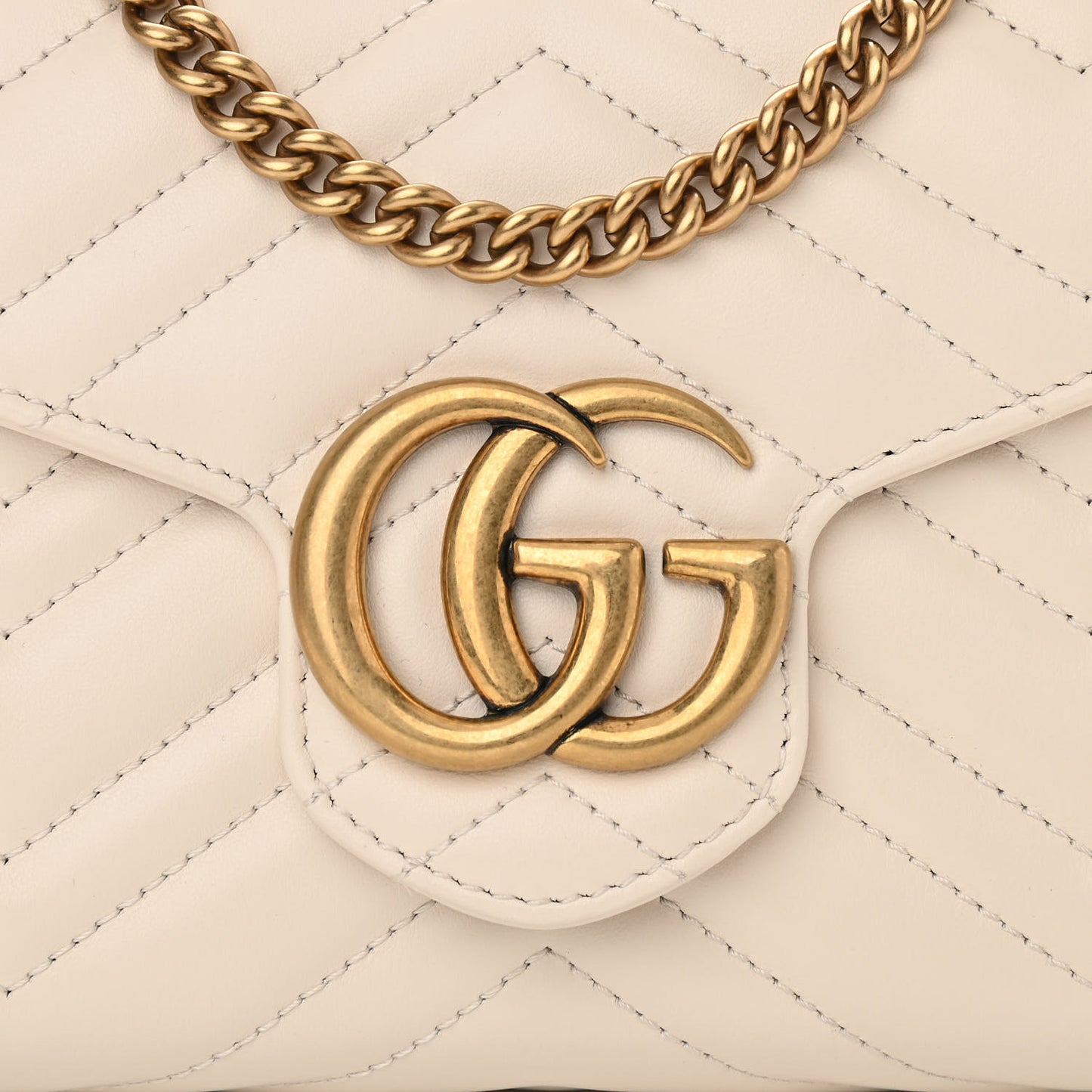 Calfskin Matelasse GG Marmont Chain Wallet Mystic White