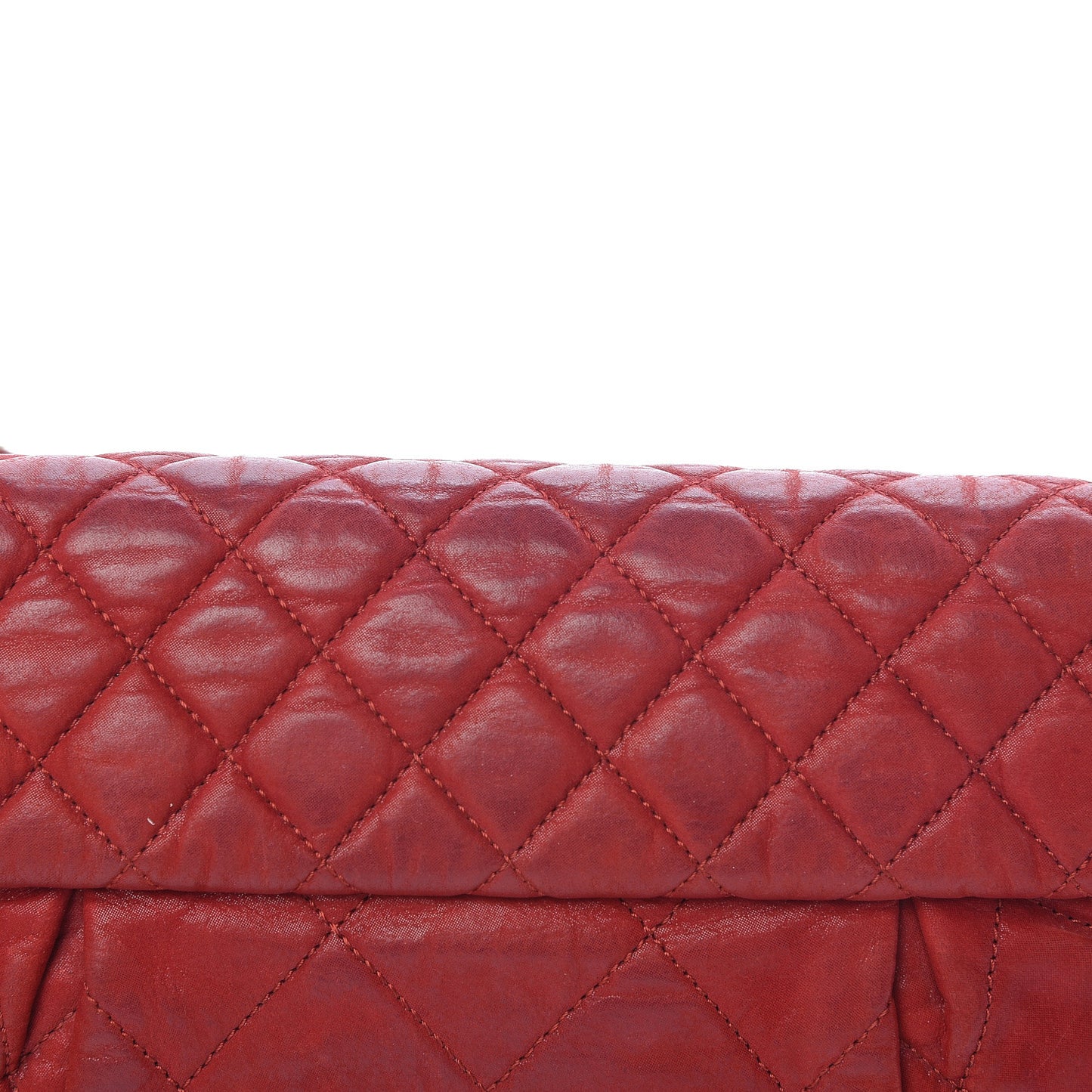 Iridescent Calfskin Large Chic Quilt Flap Red