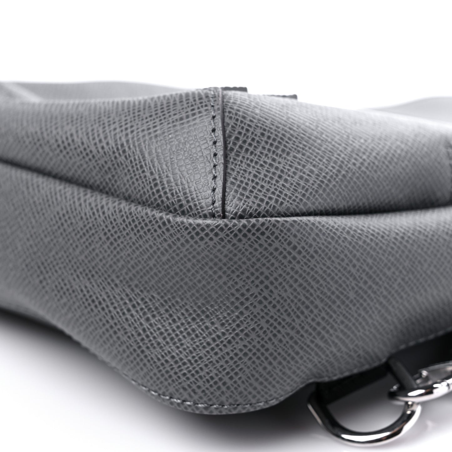 Taiga Avenue Sling Bag Gris