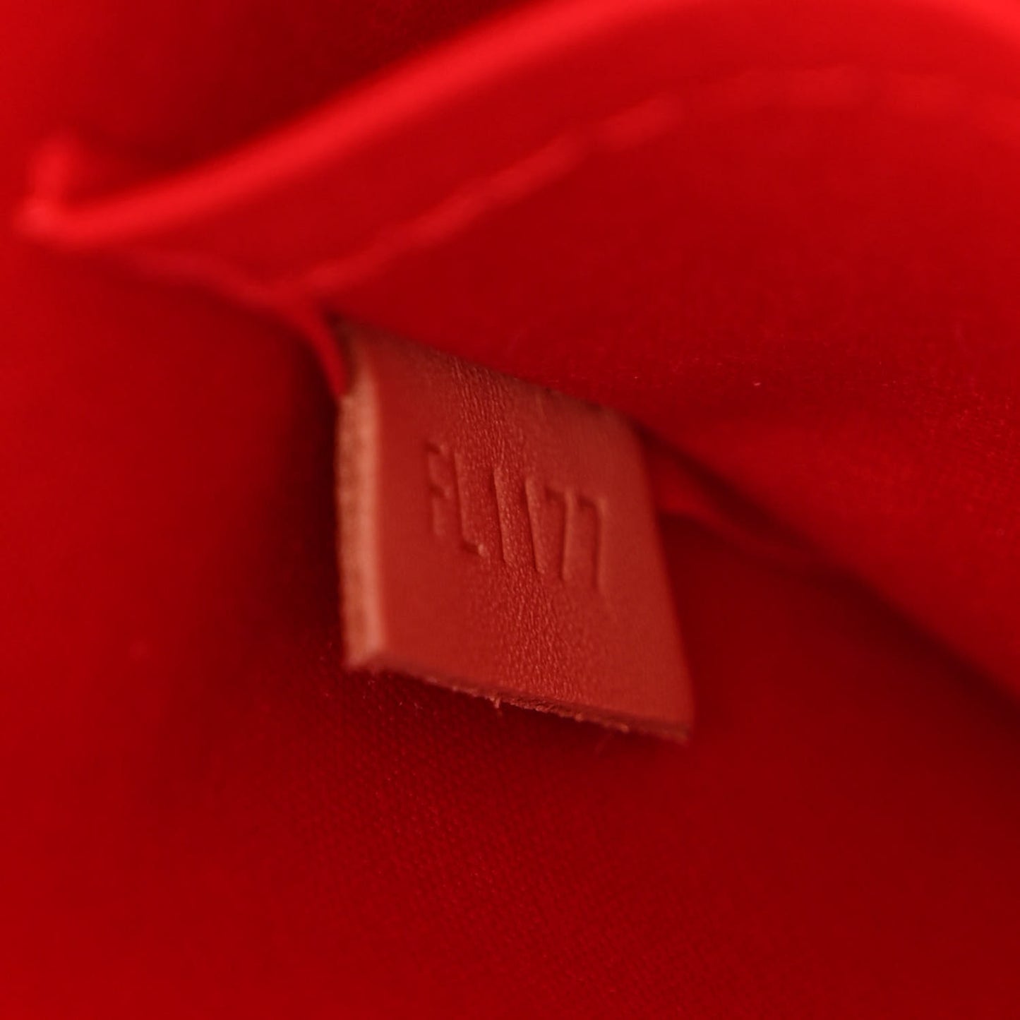 Vernis Alma PM Cherry