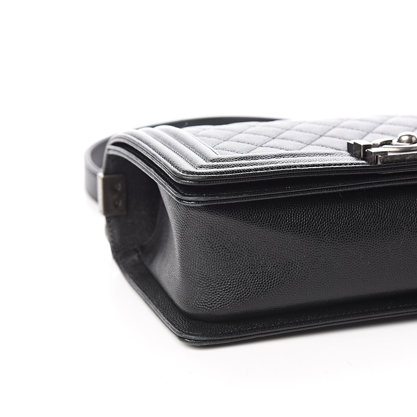 Caviar Quilted Medium Boy Flap Black