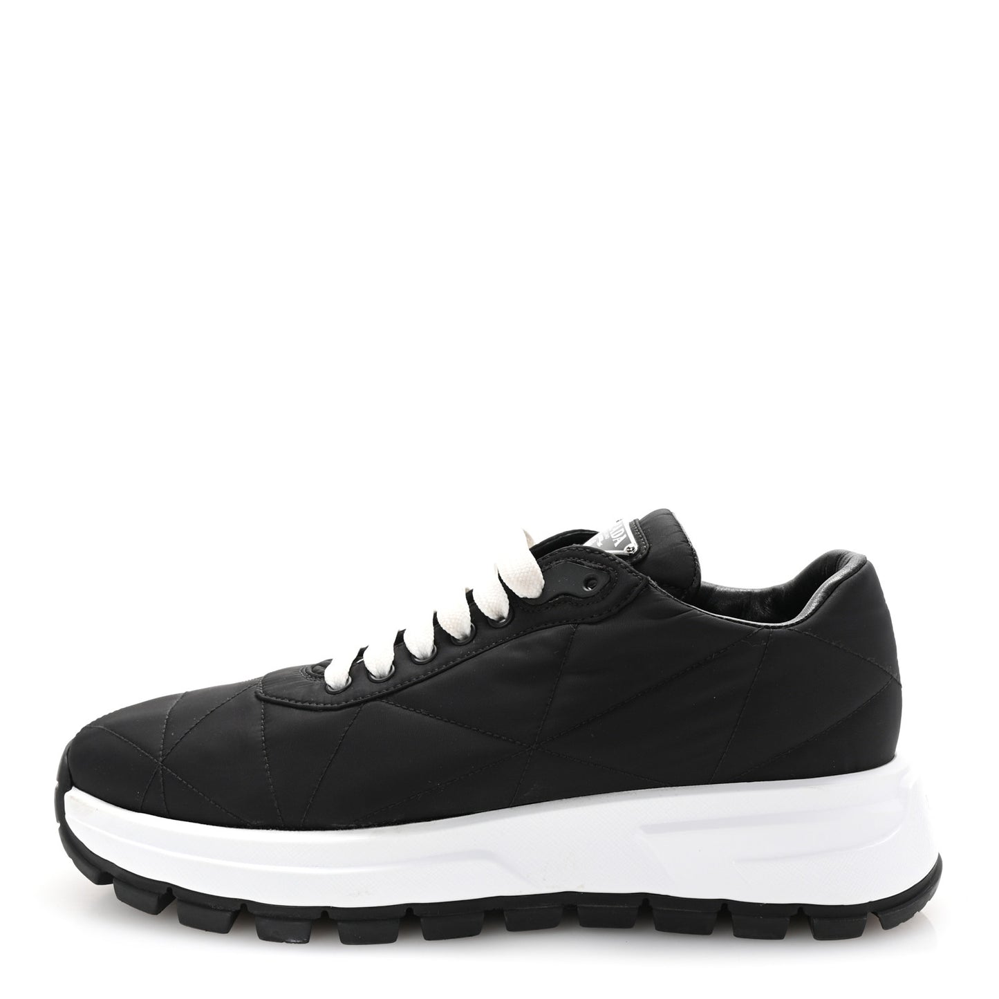 Re-Nylon Piuma Metal Triangle Logo Quilted 45mm Sneakers 40 Black