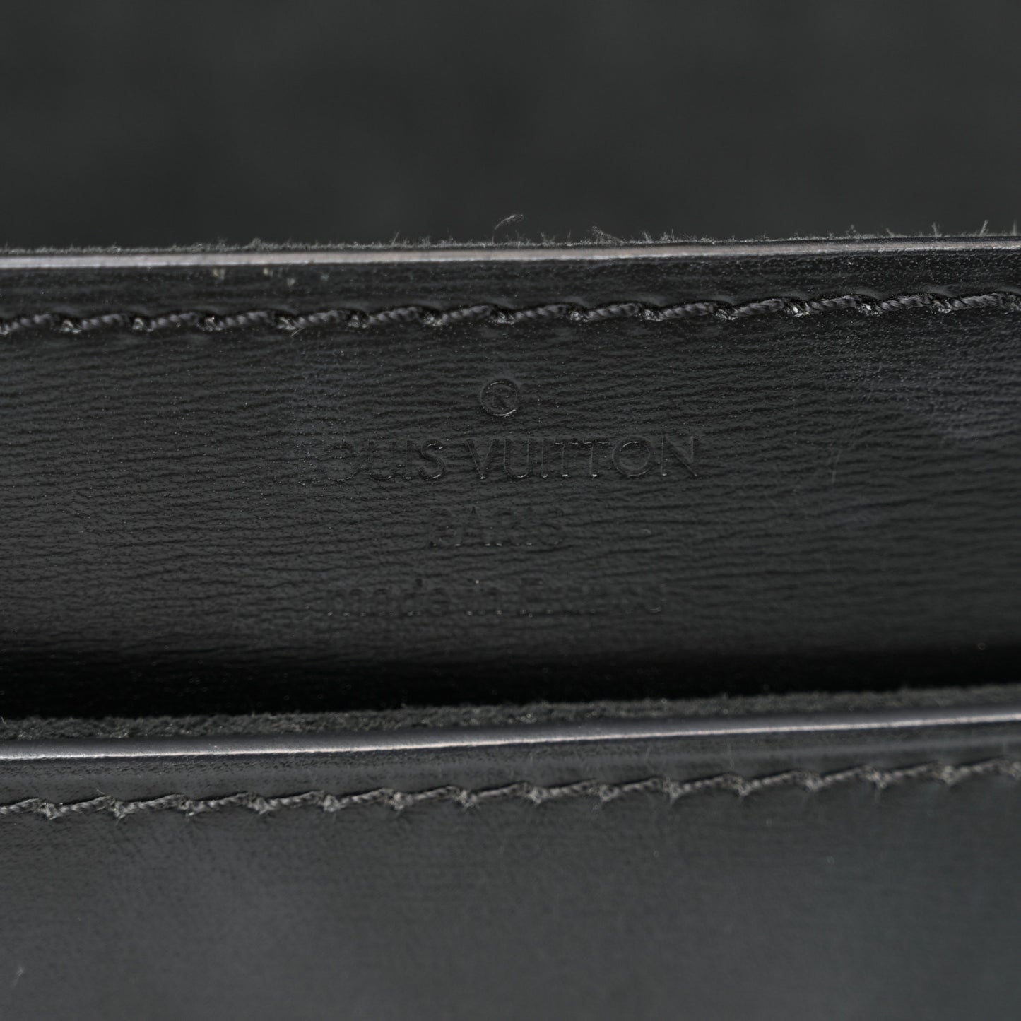 Calfskin Chain Louise GM Black