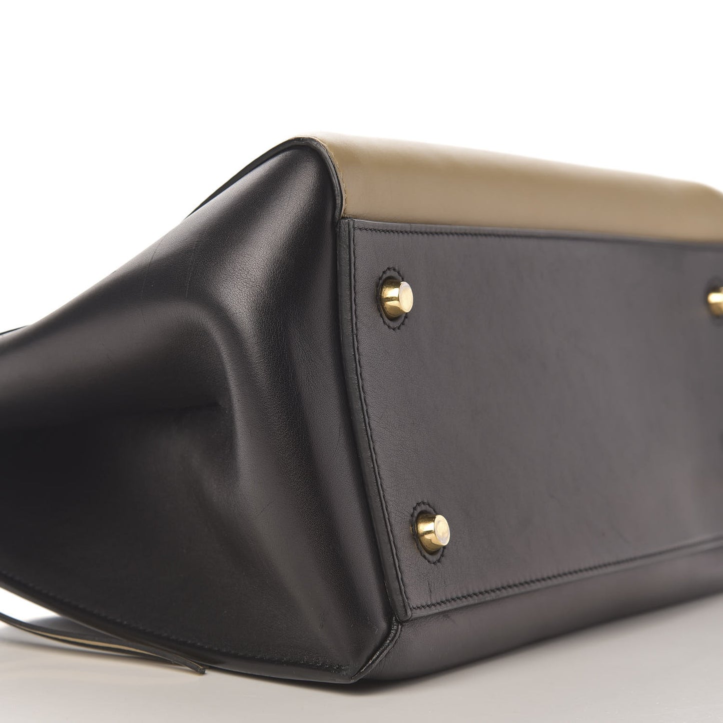 Smooth Calfskin Medium Bi-Color Edge Shoulder Bag Black Cream