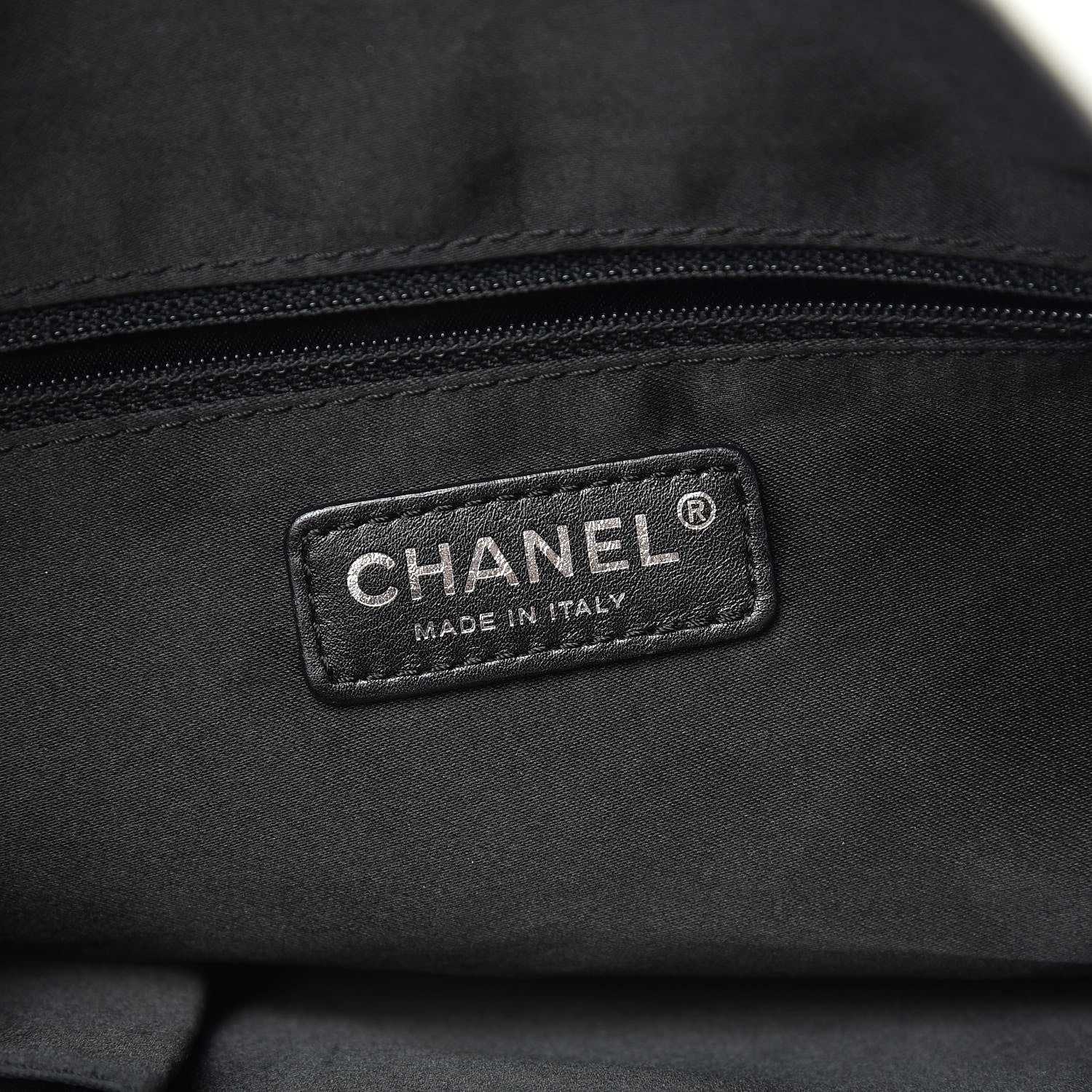 Chanel Lambskin Chain CC Tote White 7 of 28