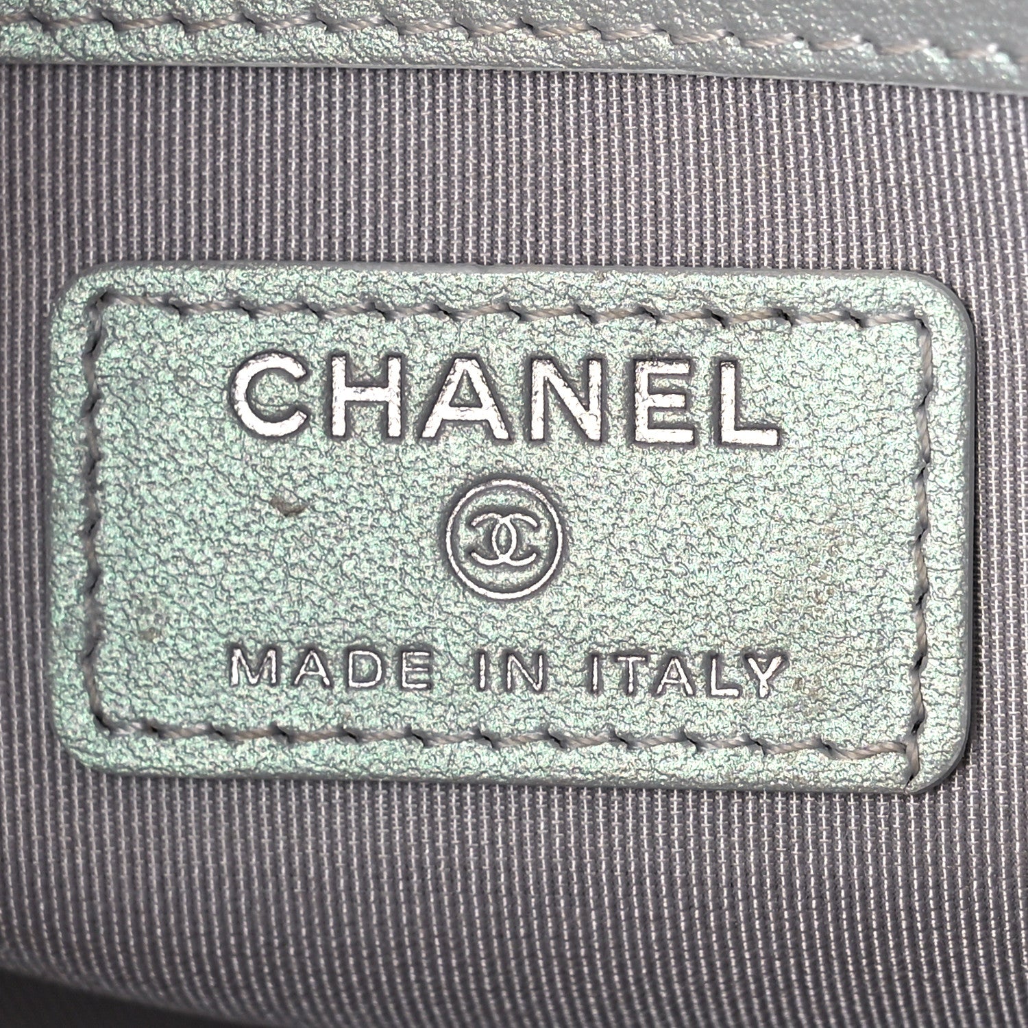 Chanel Iridescent Lambskin Quilted Medium Cosmetic Case Ivory 6 of 9