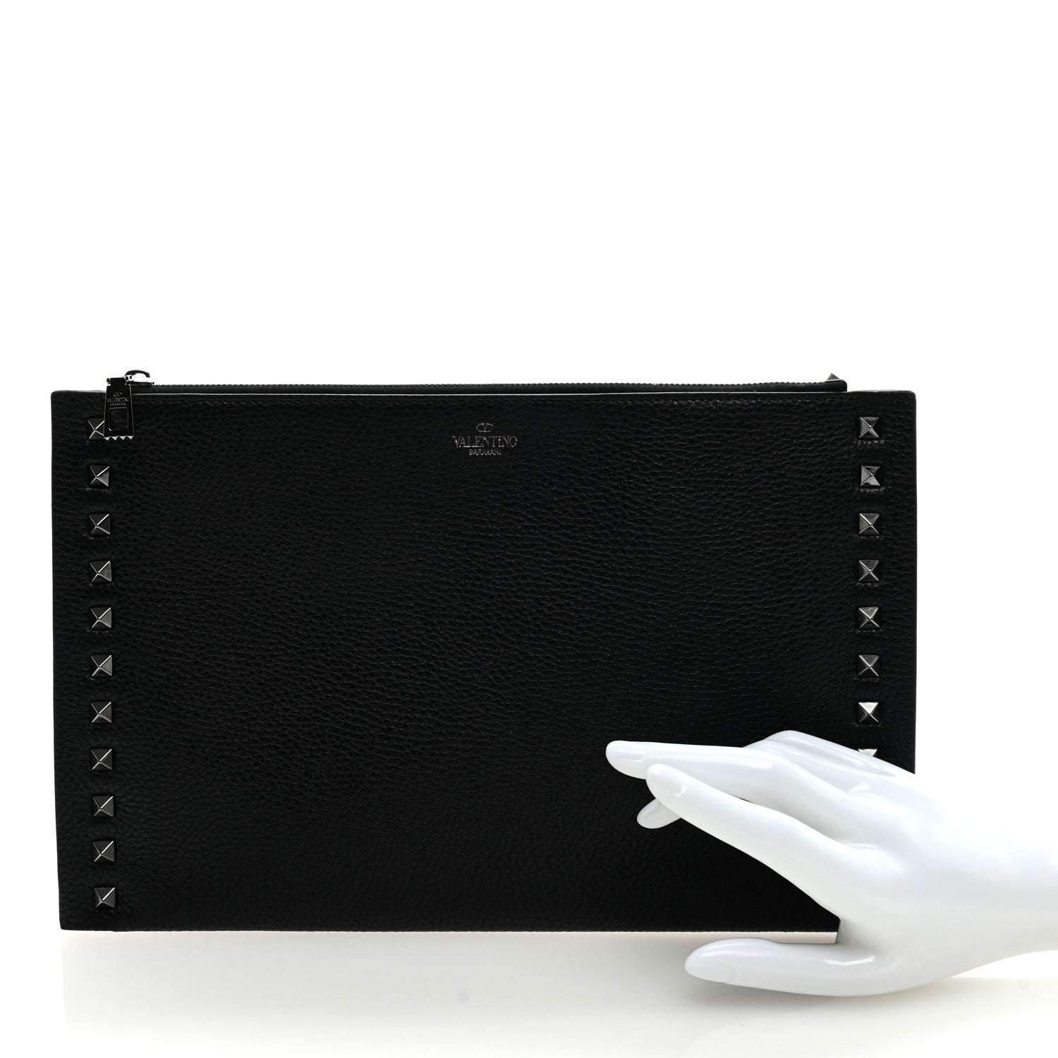 Valentino Garavani Pebbled Calfskin Monochrome Large Rockstud Zip Pouch Black 2 of 7