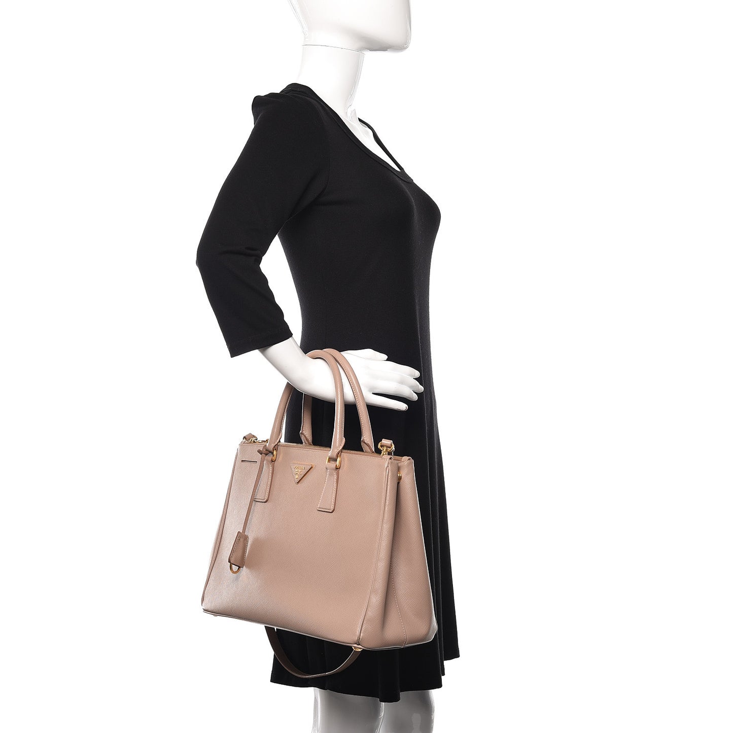 Saffiano Medium Galleria Double Zip Tote Cammeo