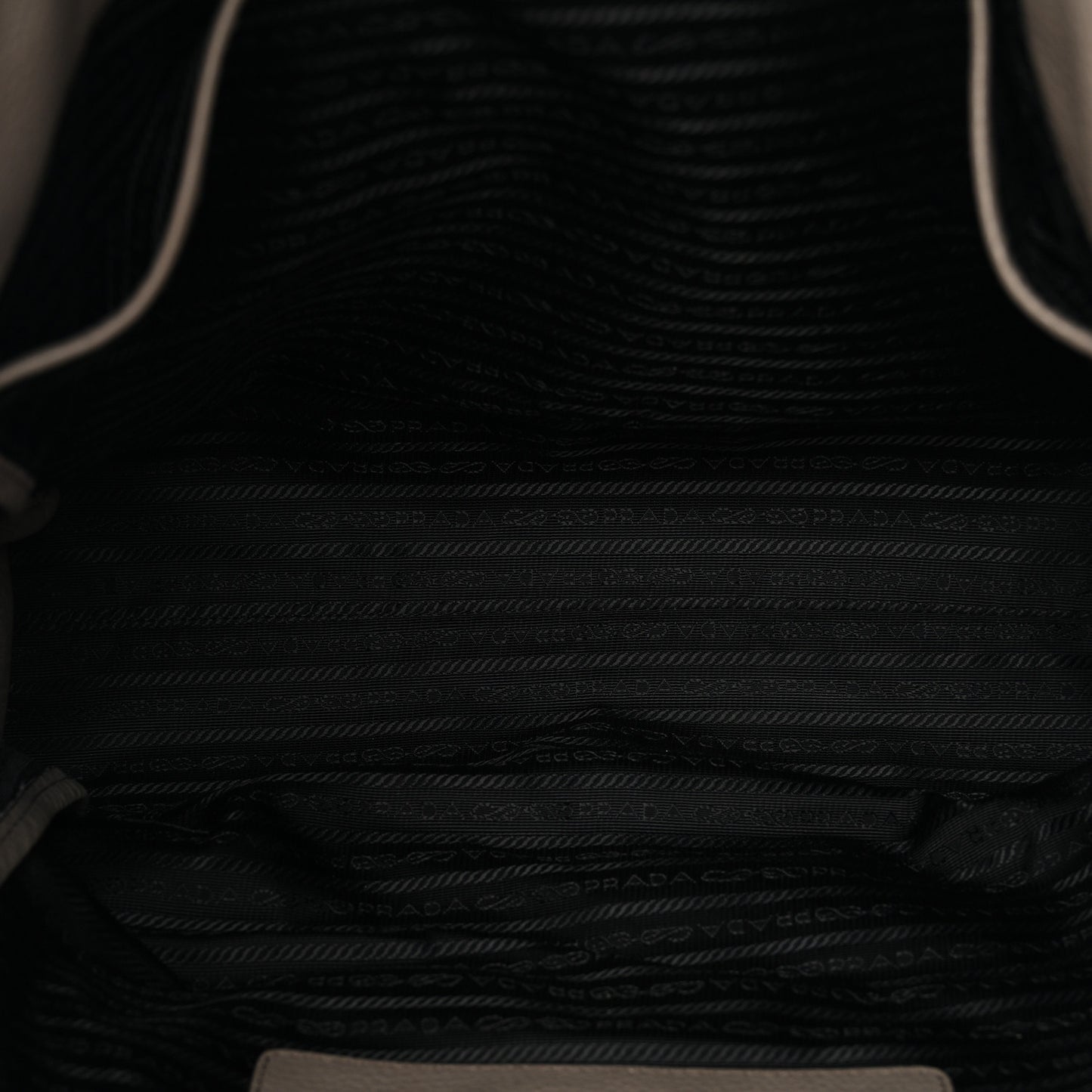 Vitello Daino Shopping Tote Argilla