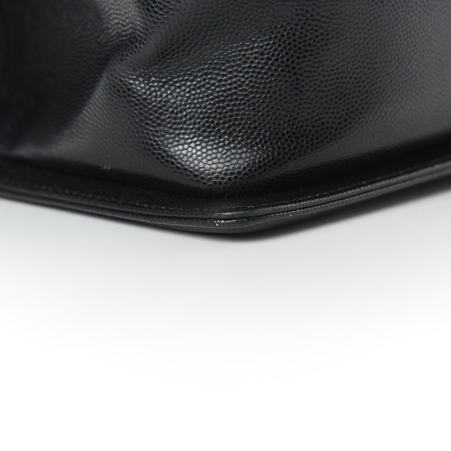 Caviar Quilted Medium Boy Flap Black