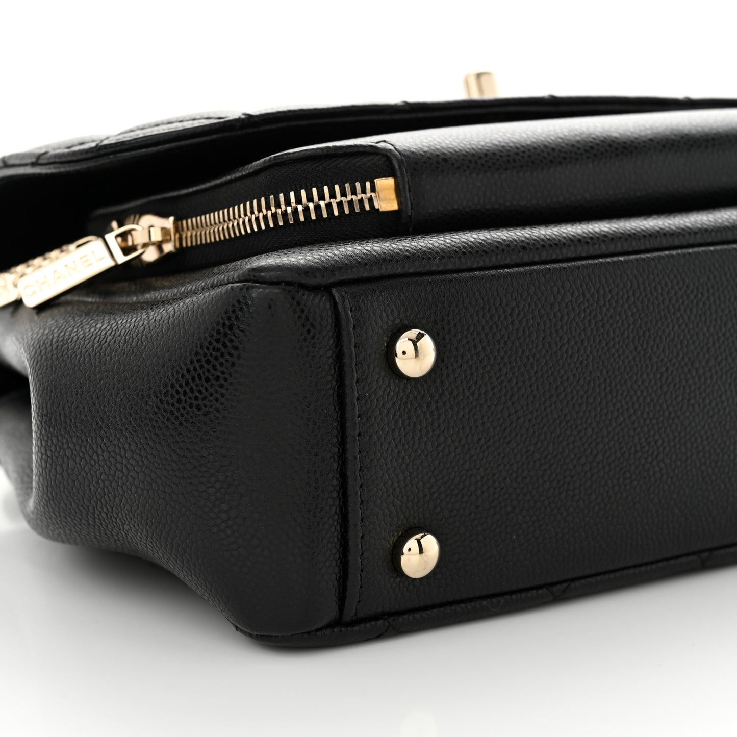 Caviar Quilted Medium Business Affinity Flap Black