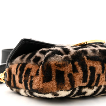 Fendi Shearling Vitello Dolce Macro FF 1974 Baguette White Ice 9 of 10