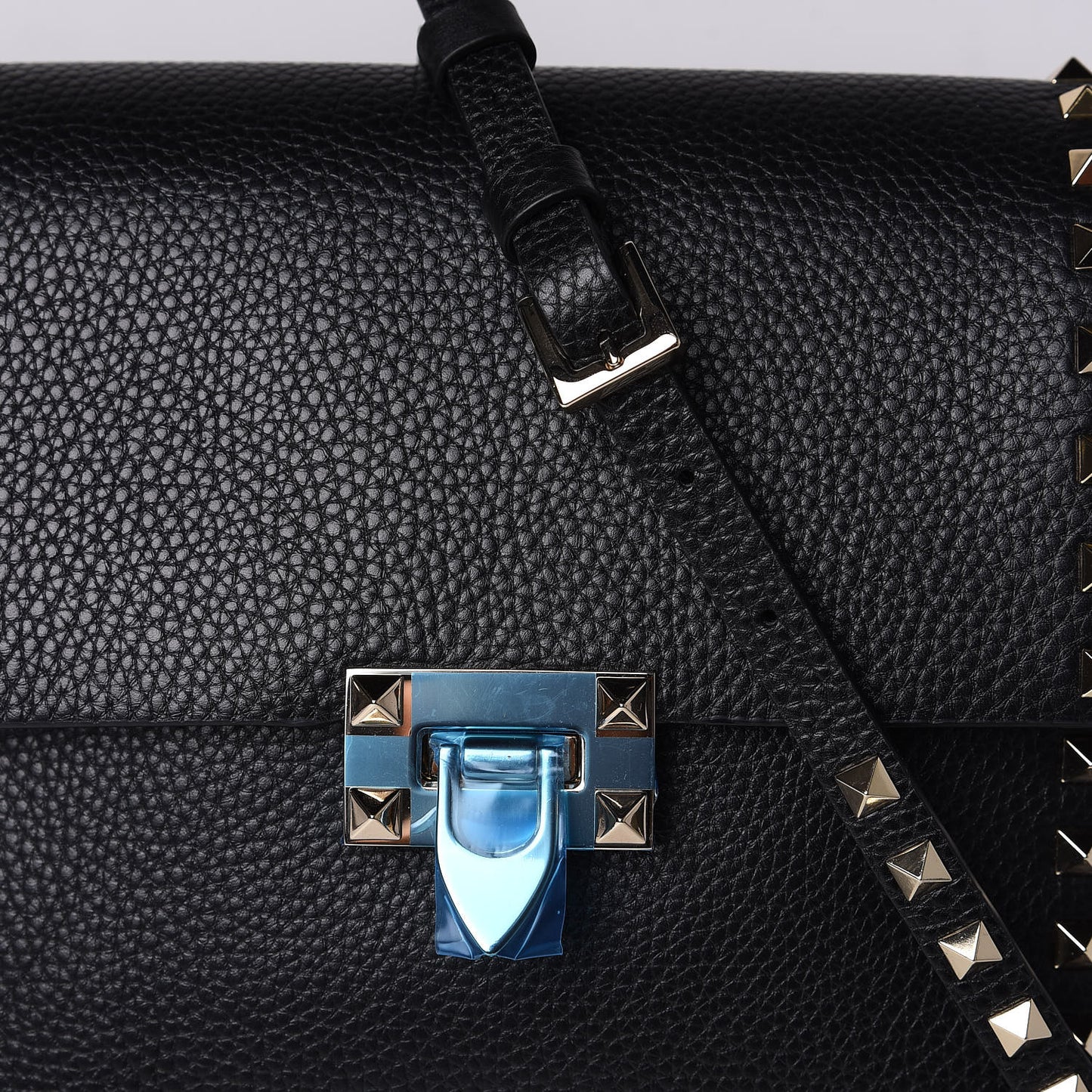 Pebbled Calfskin Rockstud Flip Lock Flap Messenger Black