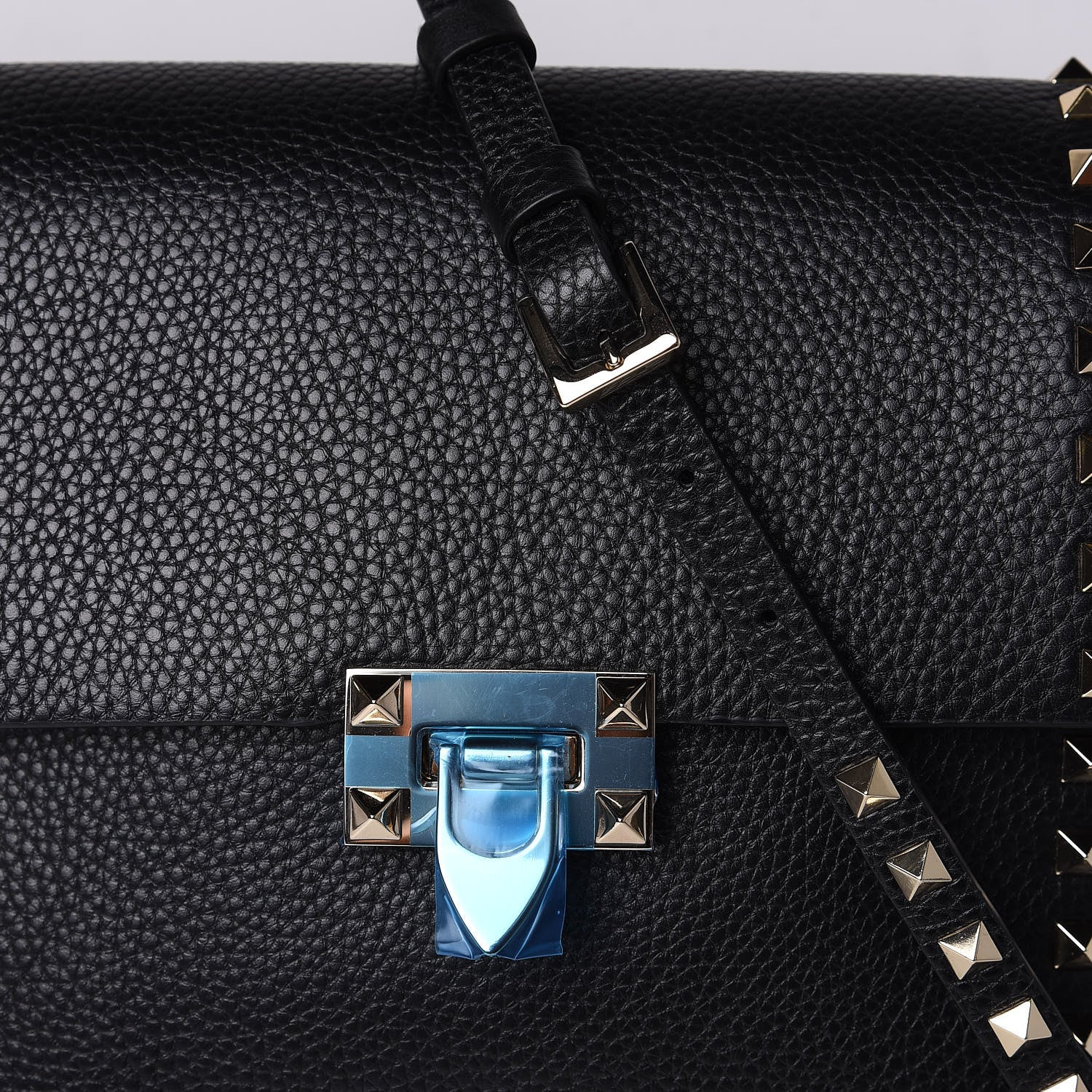 Valentino Garavani Pebbled Calfskin Rockstud Flip Lock Flap Messenger Black 9 of 9