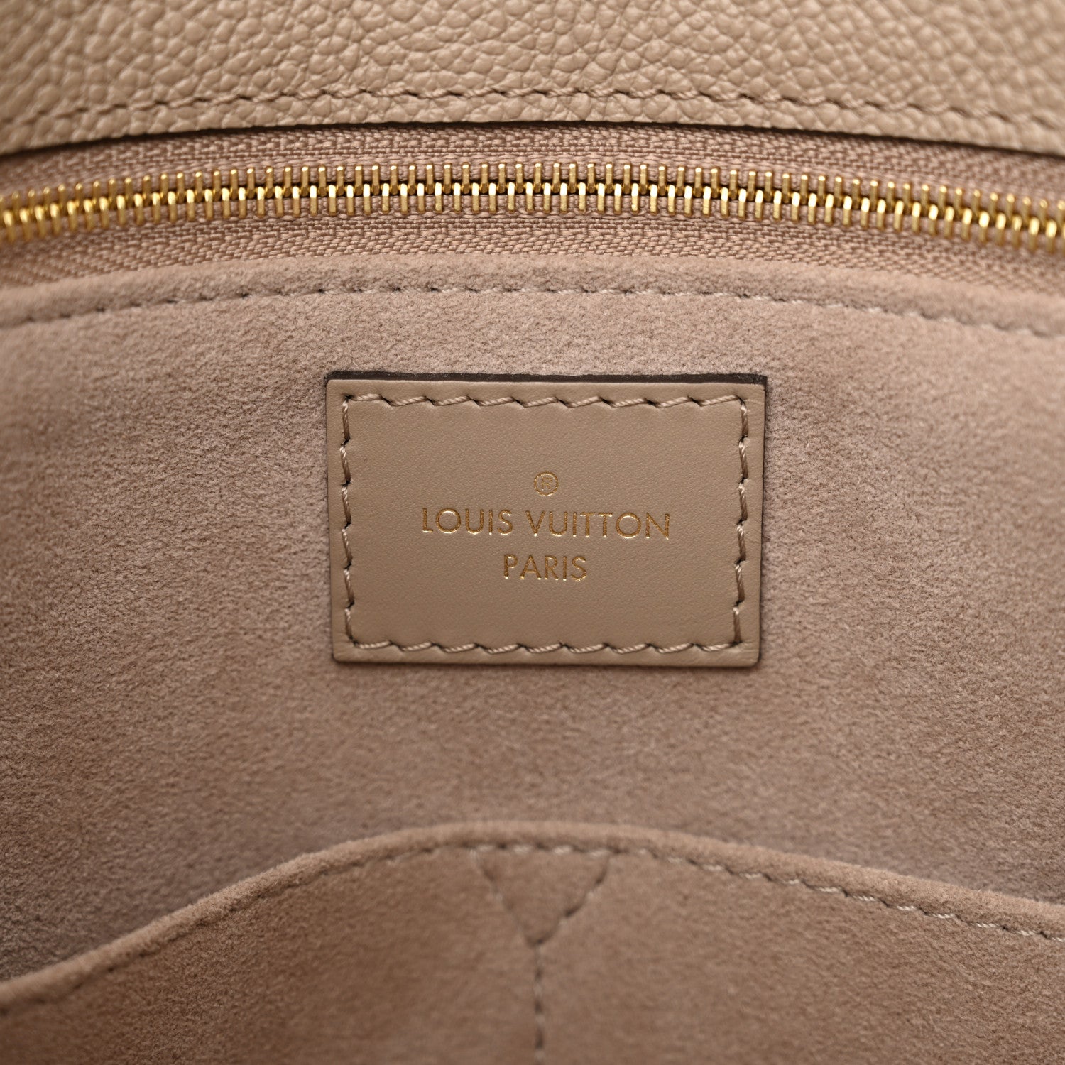 Louis Vuitton Empreinte Monogram Giant Onthego MM  Tourterelle 6 of 10