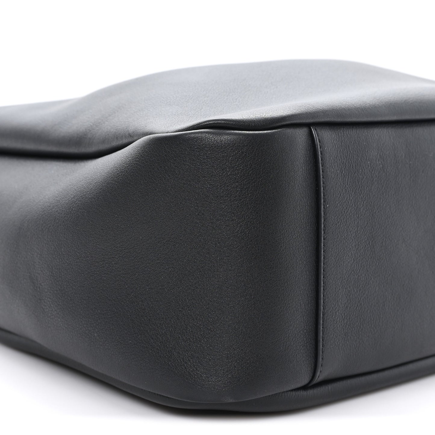 Supple Calfskin Large Le 5 A 7 Soft Hobo  Black