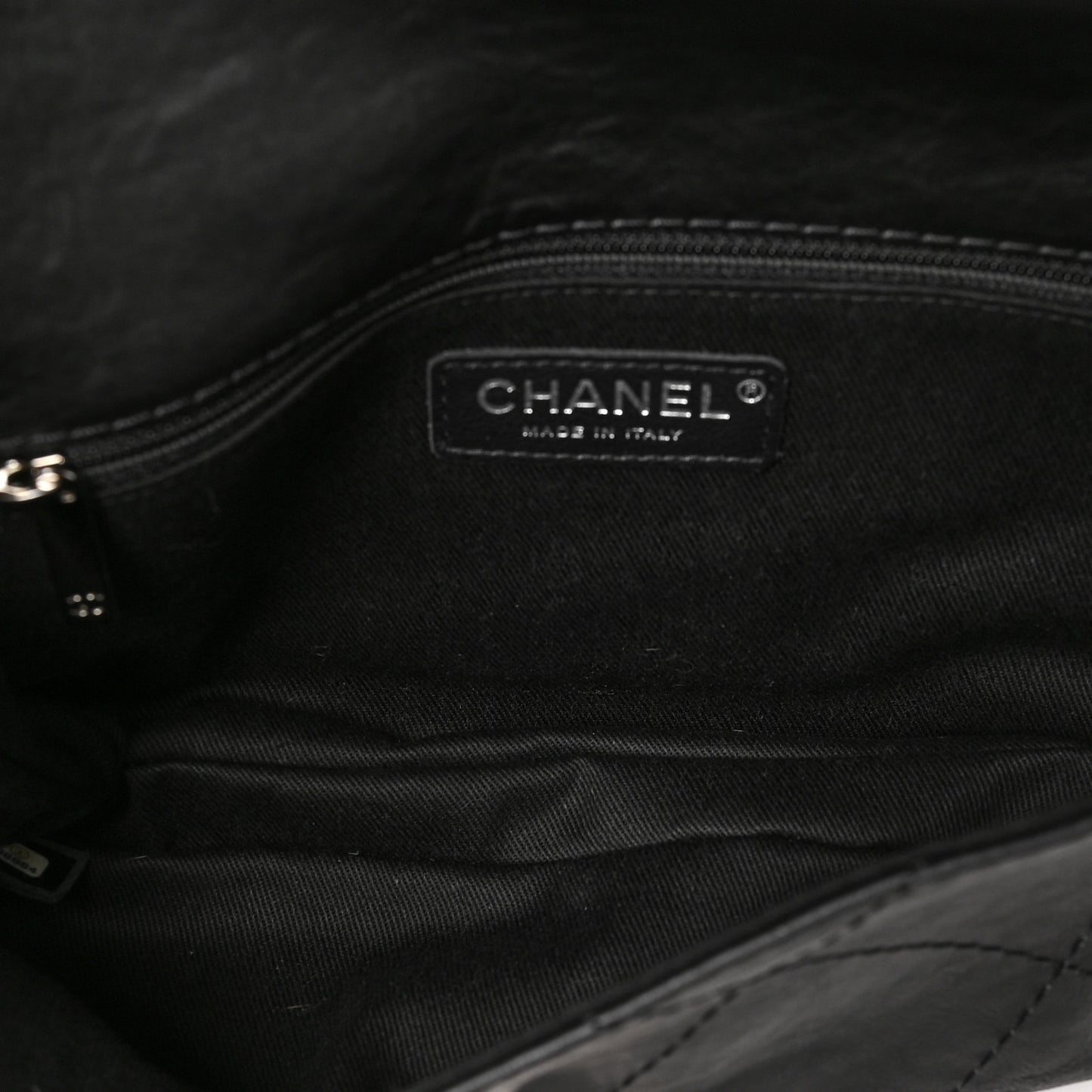 Washed Calfskin Diamond Stitch Hamptons Clutch With Chain Black