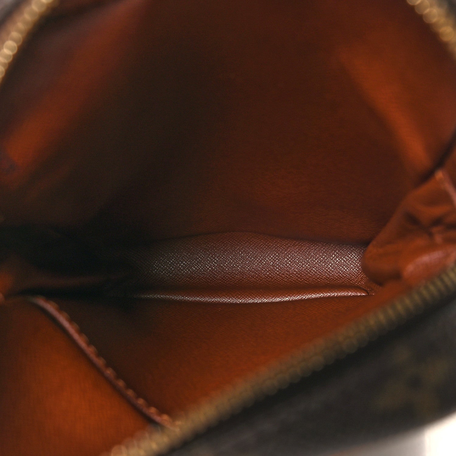 Louis Vuitton Monogram Danube 21 5 of 10