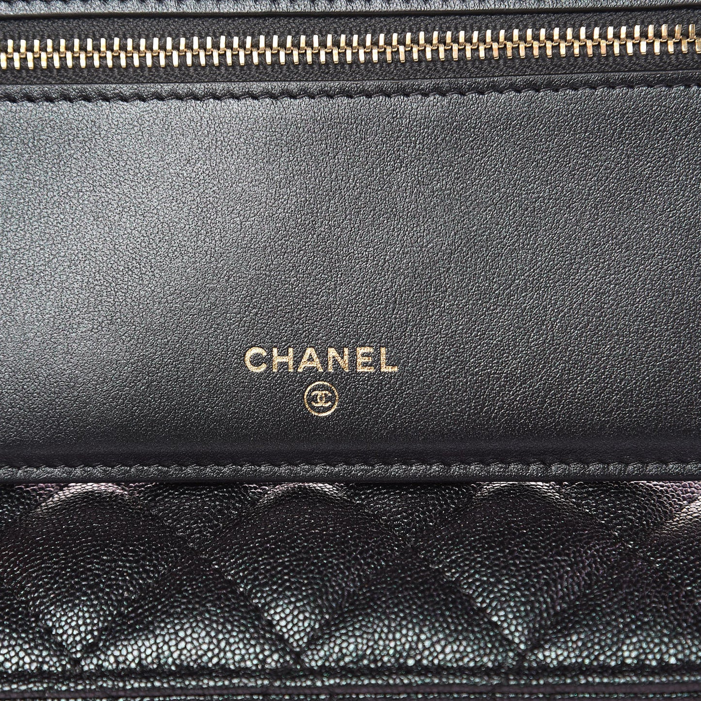 Iridescent Caviar Quilted Classic Strap Pouch Black
