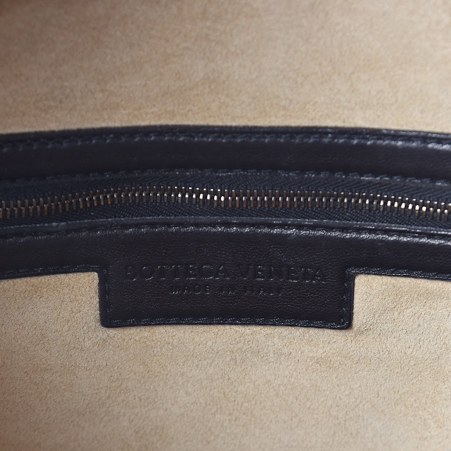 Bottega Veneta Nappa Intrecciato Embossed Medium Veneta Hobo Black 6 of 9