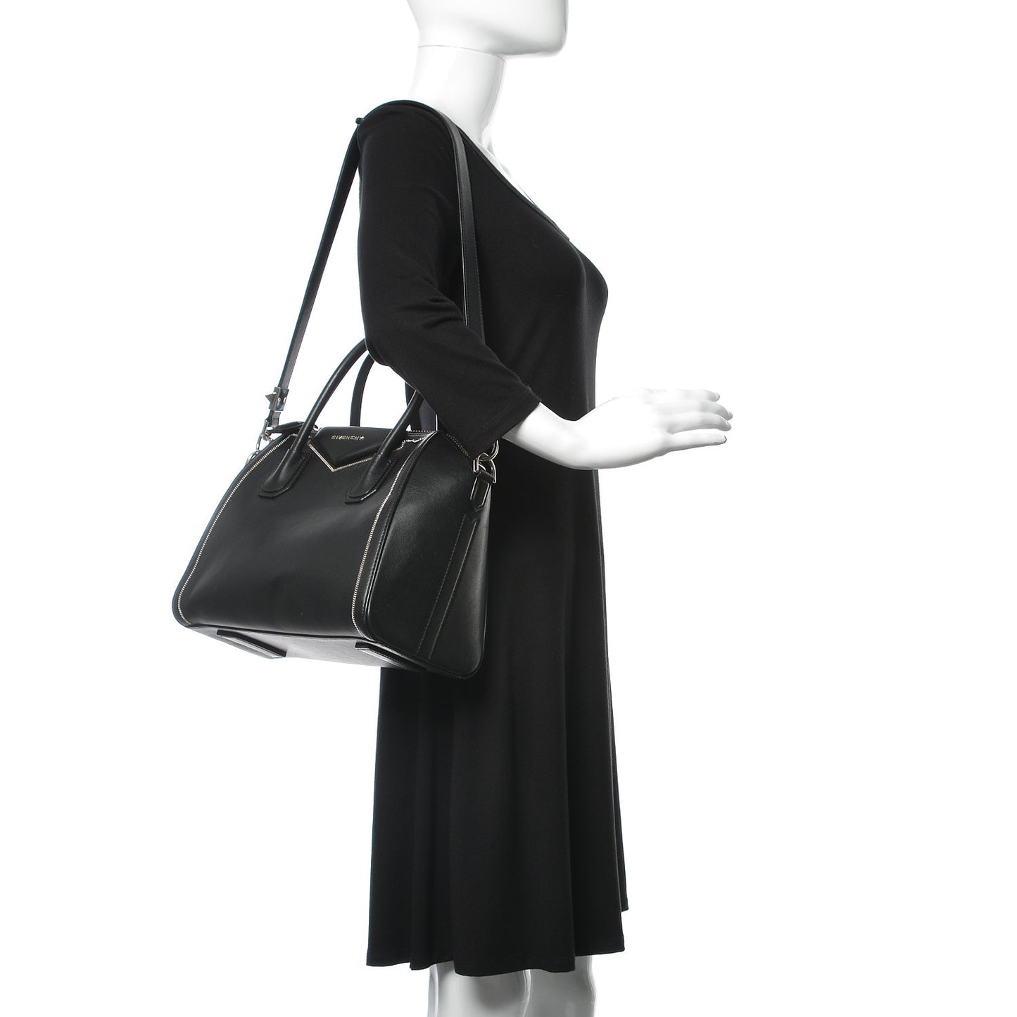Buffed Calfskin Small Chain Antigona Black