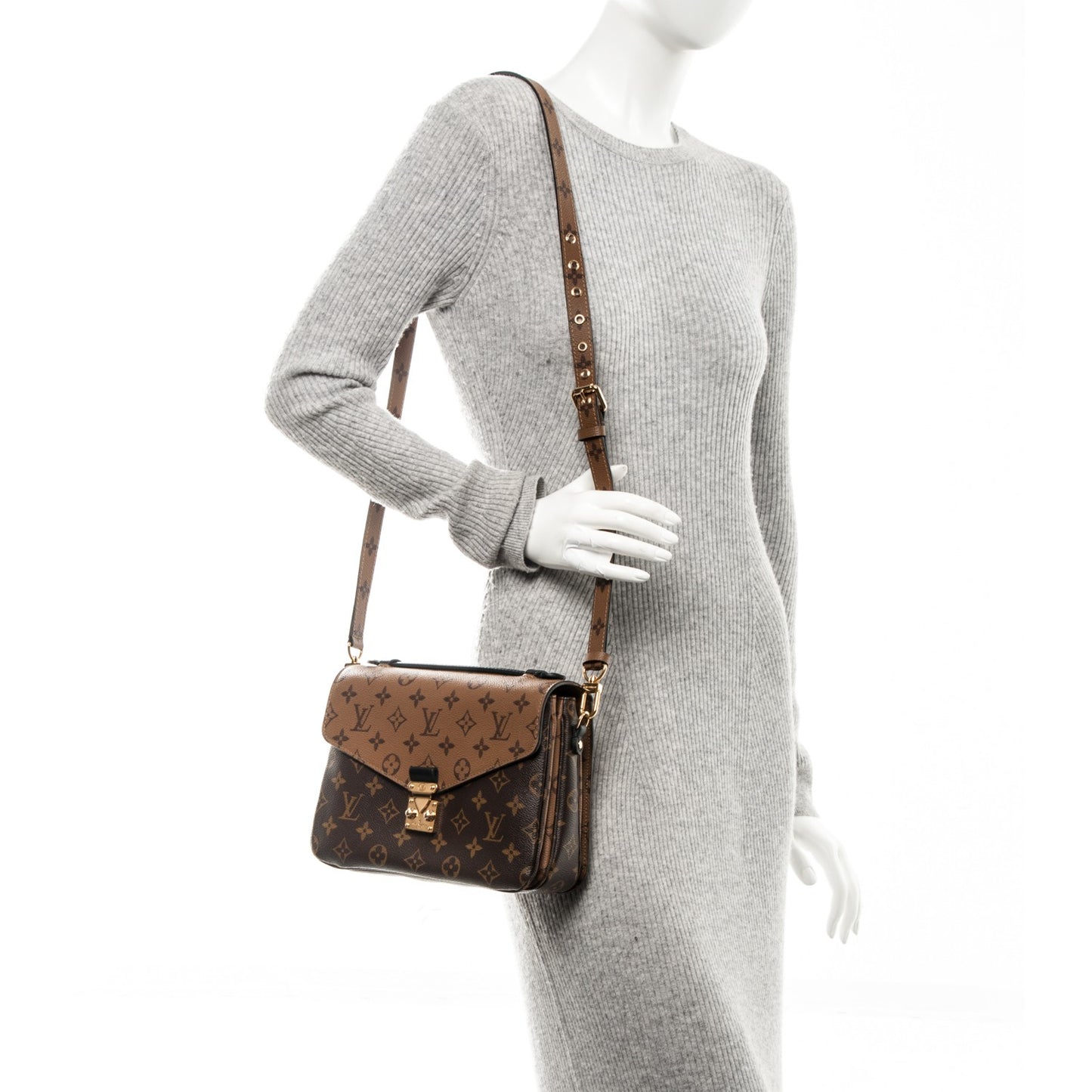 Reverse Monogram Pochette Metis