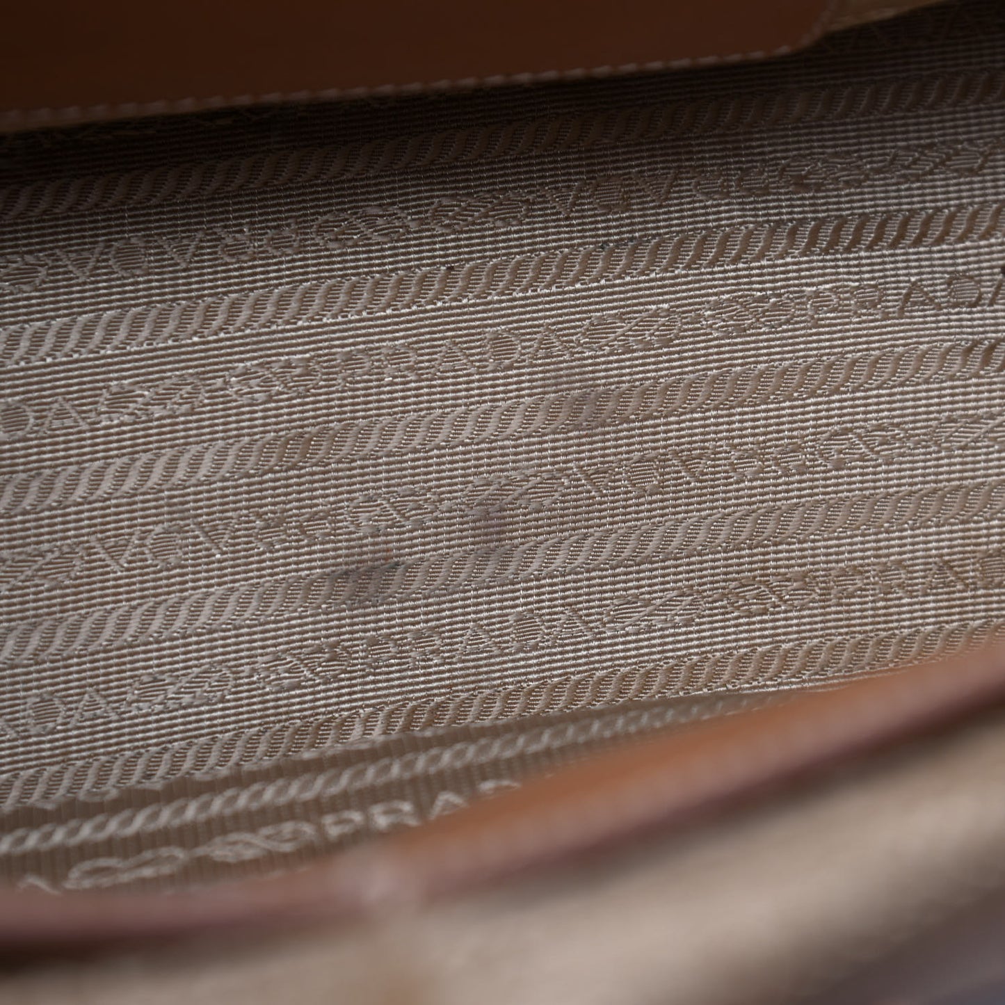 Saffiano Medium Galleria Double Zip Tote Caramel