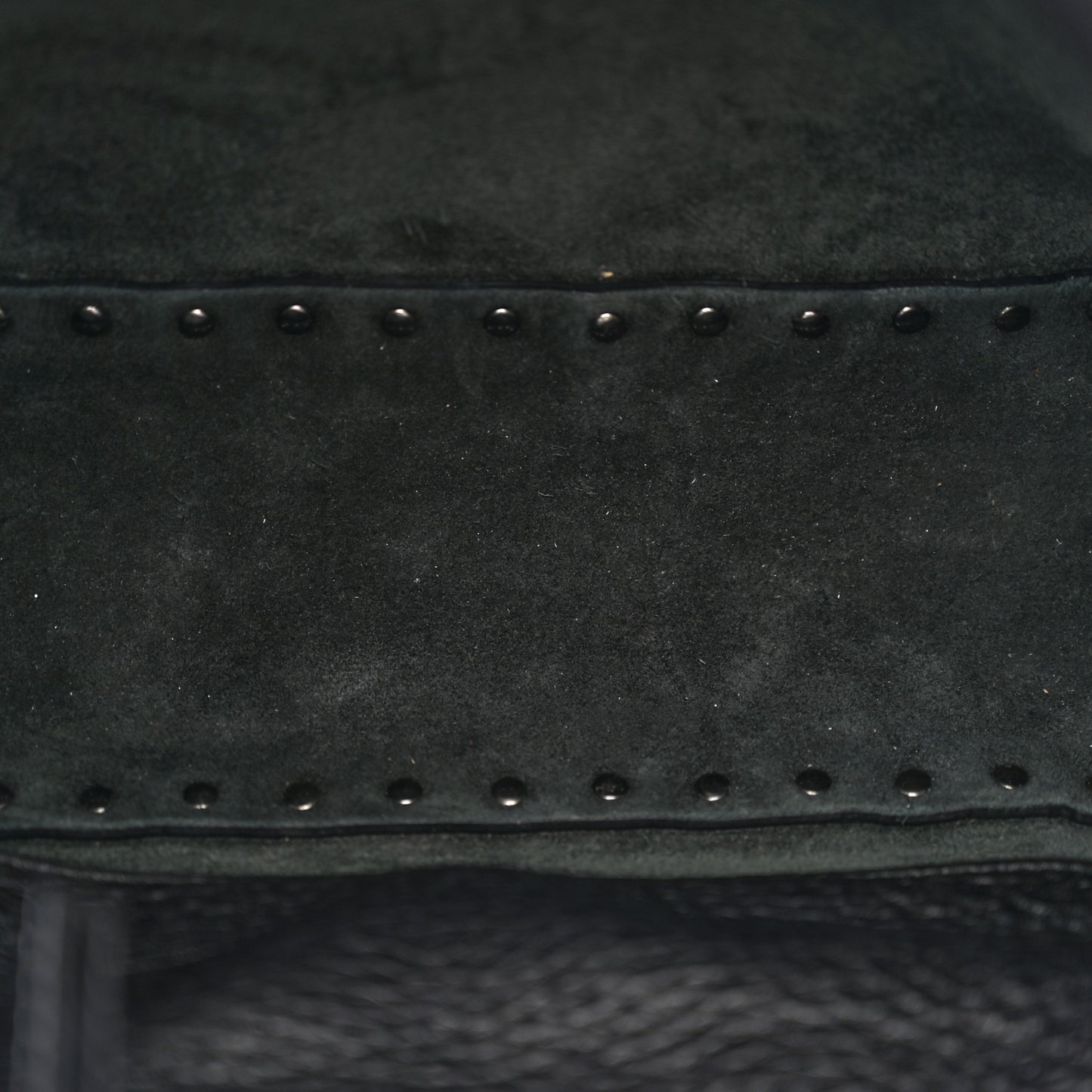 Pebbled Calfskin Onyx Small Rockstud Rolling Flip-Lock Messenger Bag Black