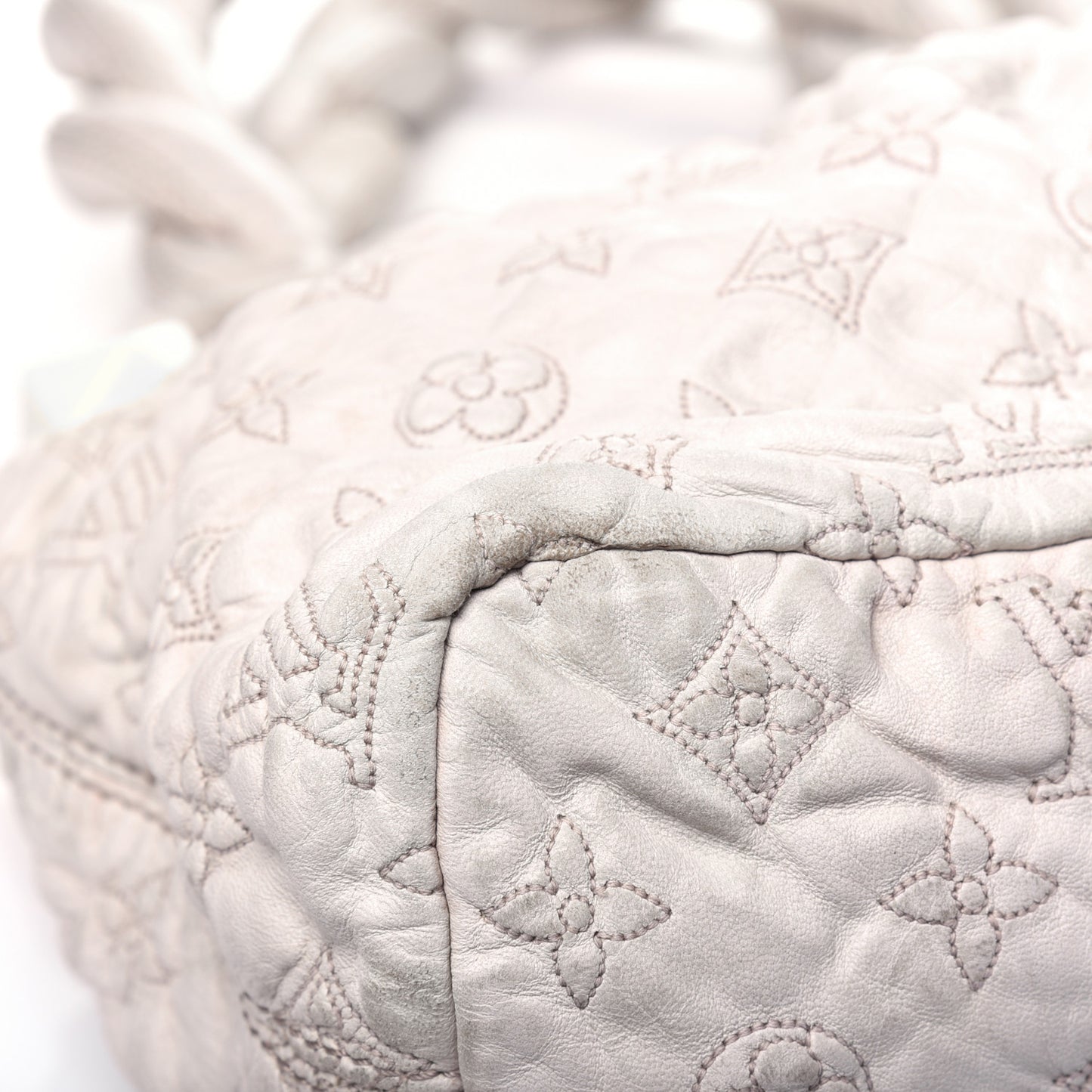 Lambskin Olympe Stratus PM Ecru