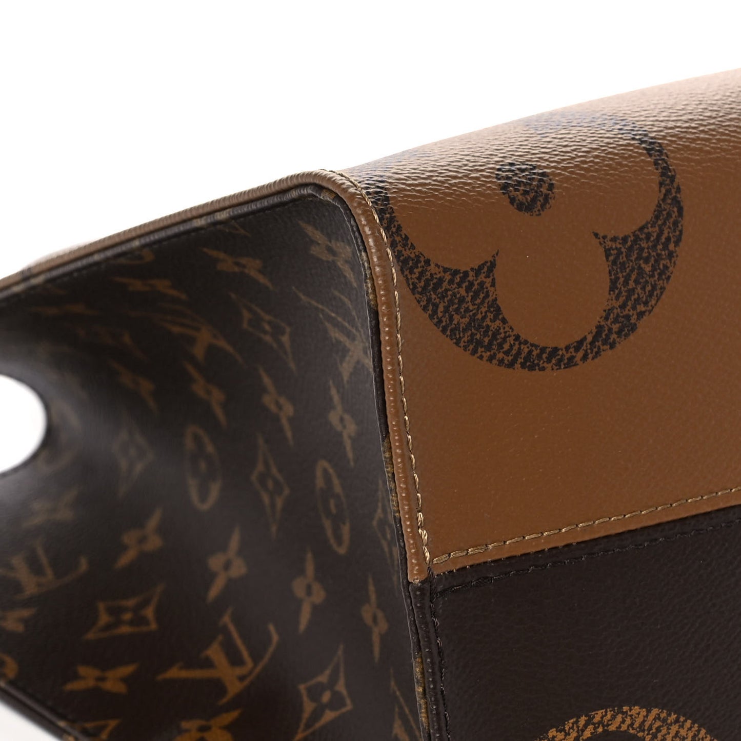 Reverse Monogram Giant Onthego MM
