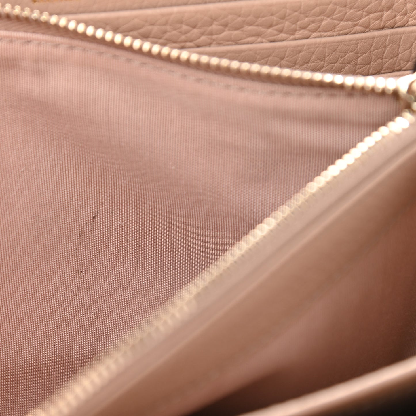 Pebbled Calfskin Rockstud Envelope Wallet on Chain Poudre