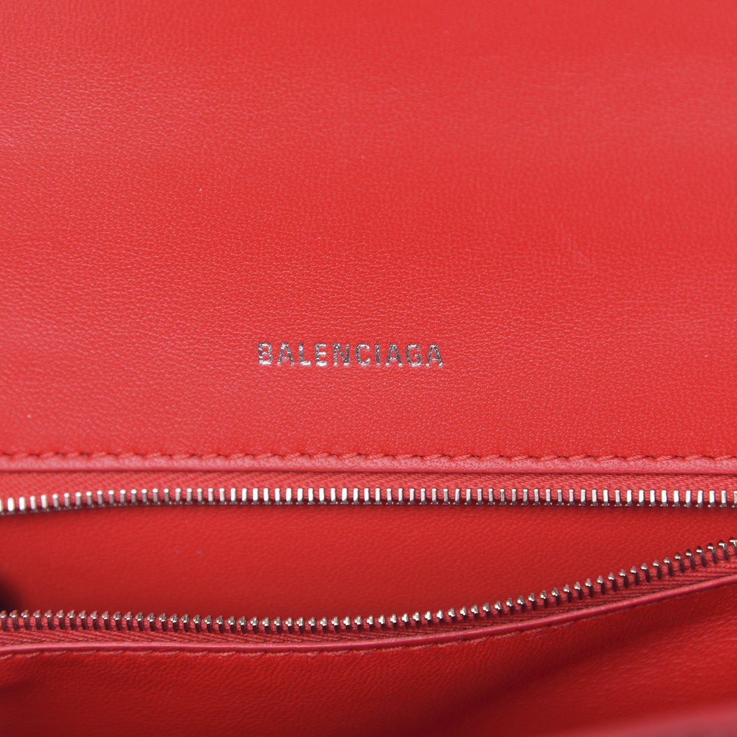Shiny Calfskin Tonal B Crocodile Embossed Small Hourglass Top Handle Bag Bright Red