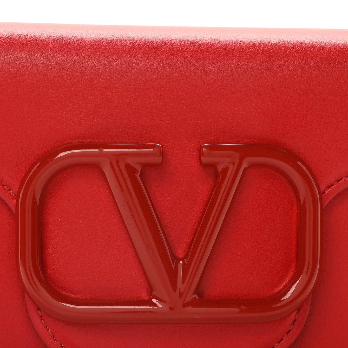 Calfskin Enamel Vlogo Small Loco Shoulder Bag Rouge Pur