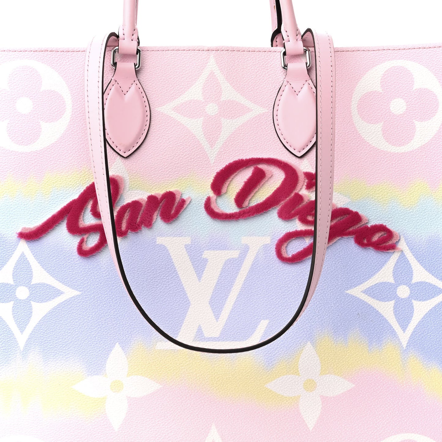 Monogram Escale San Diego Onthego GM Pastel