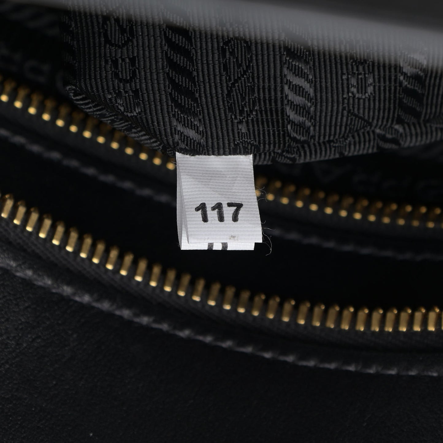 Saffiano City Calfskin Medium Esplanade Tote Black