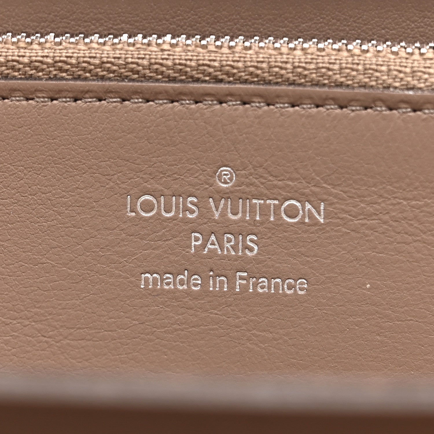 Louis Vuitton Veau Cachemire Comete Wallet Magnolia 6 of 9