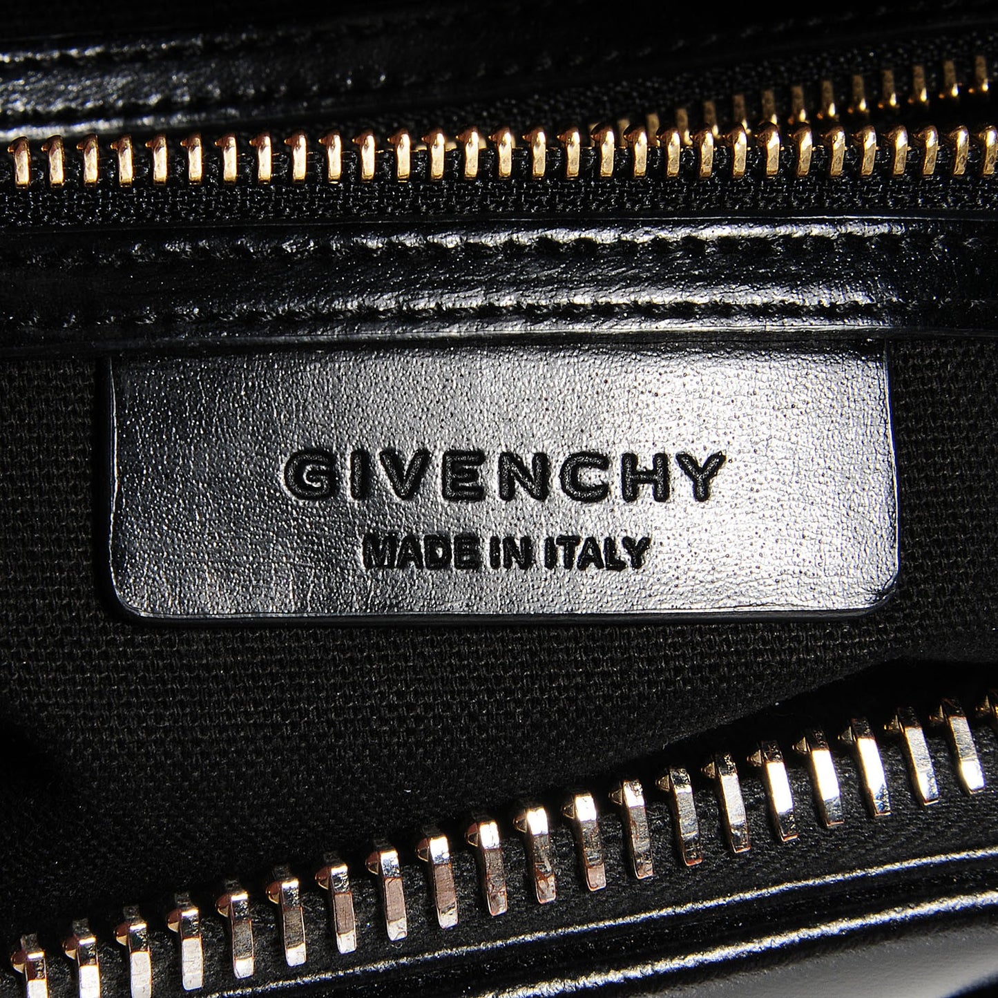 Shiny Lord Calfskin Small Antigona Black