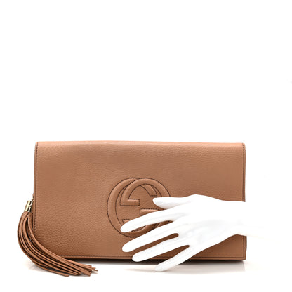 Gucci Pebbled Calfskin Medium Soho Clutch Camelia 2 of 10