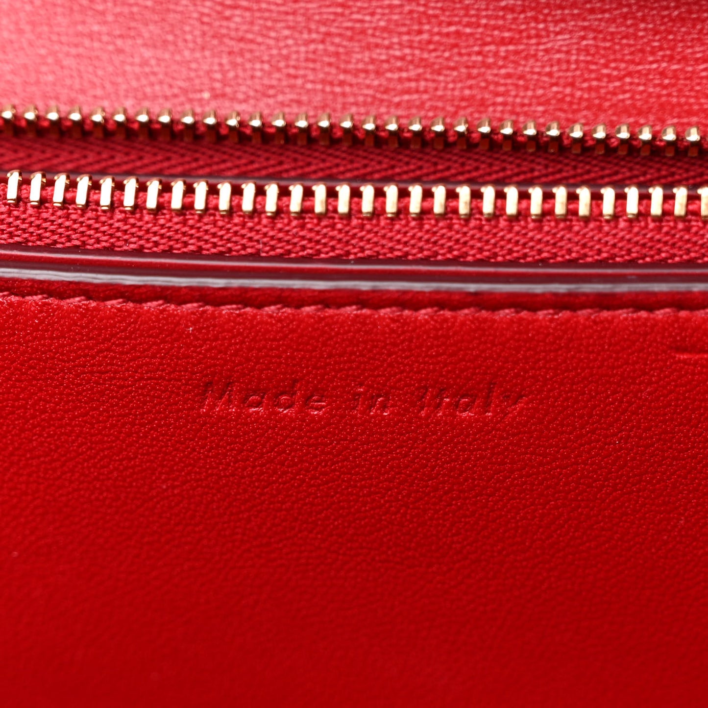 Box Calfskin Medium Classic Box Flap Bag Red