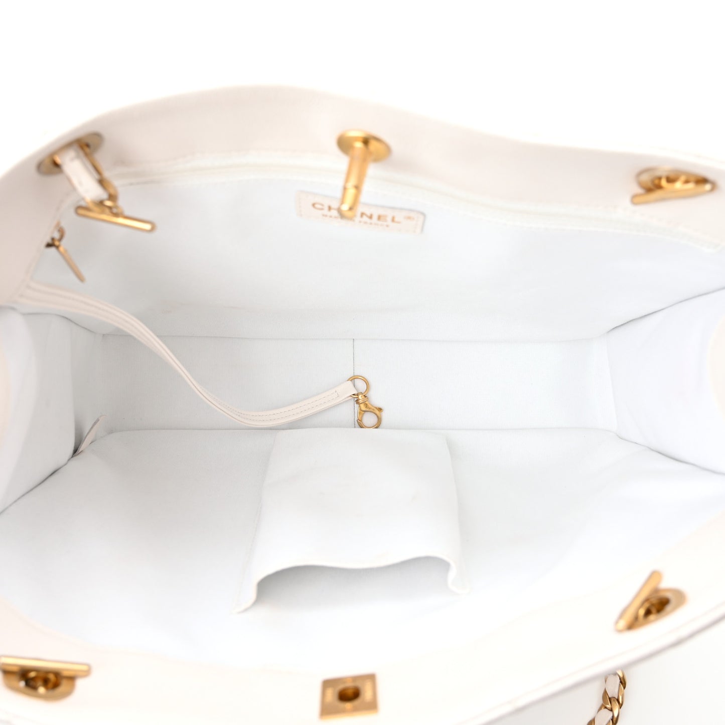 Caviar Quilted Sweet Classic Shopping Tote White
