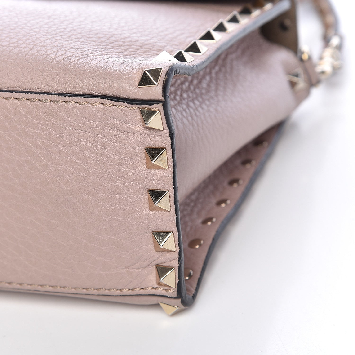 Valentino Garavani Pebbled Calfskin Small Rockstud Single Handle Flap Bag Poudre 21 of 21